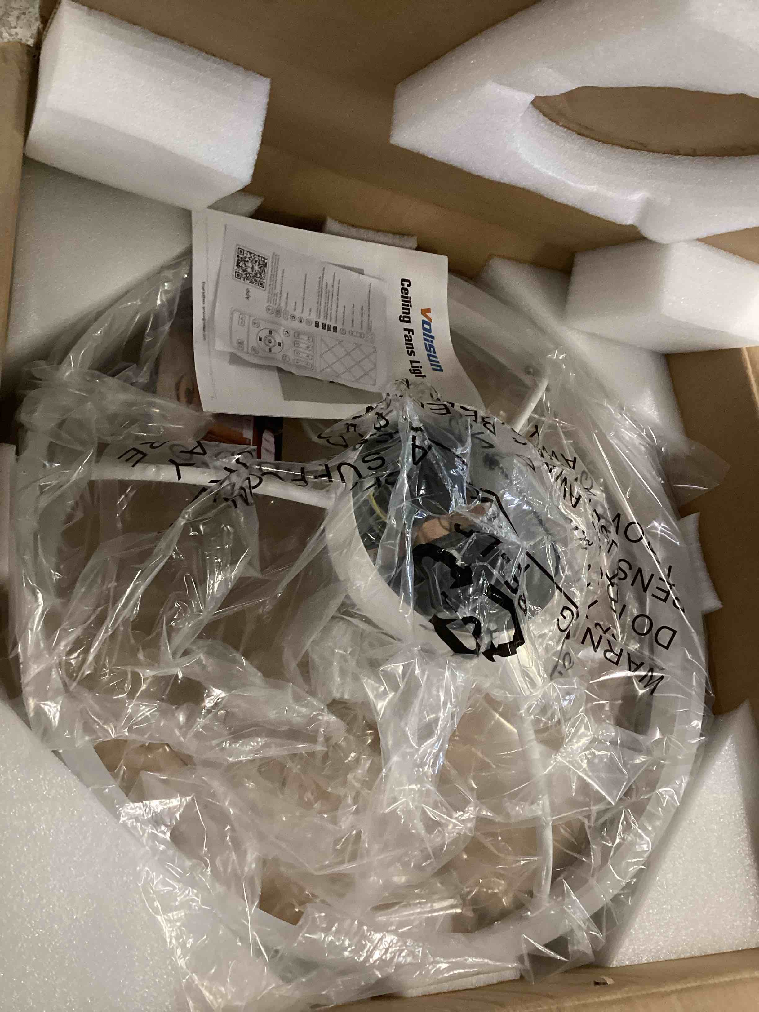https://s3.amazonaws.com/lotting-images-prod/bidfta/BLU6858702_1721745736393.jpeg