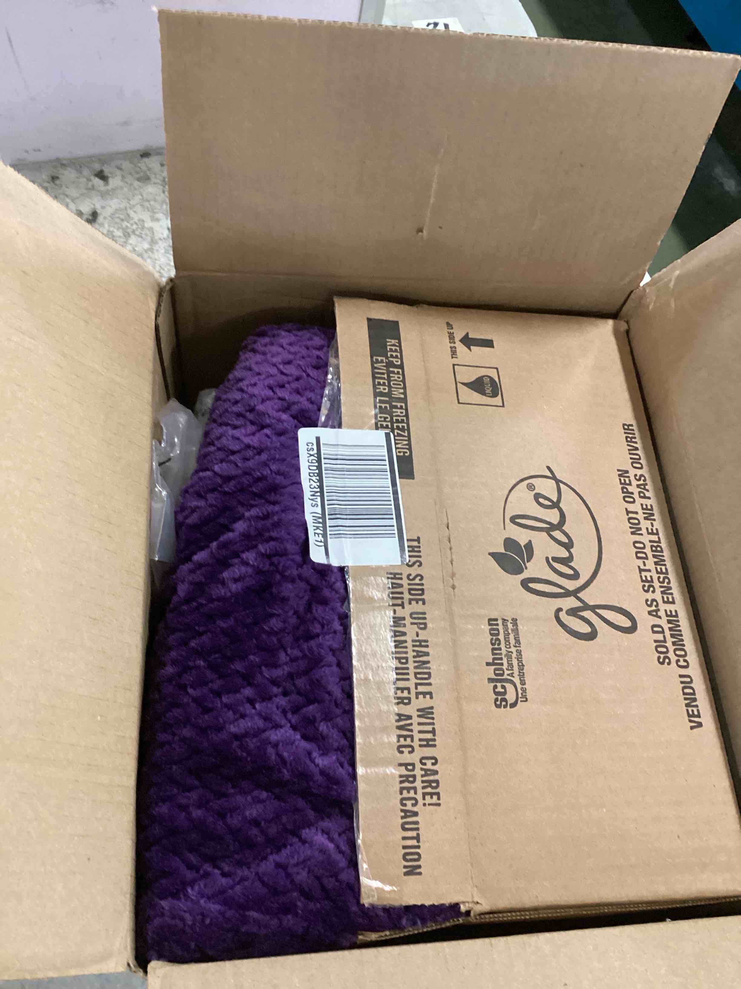 https://s3.amazonaws.com/lotting-images-prod/bidfta/BLU6858703_1721745813456.jpeg