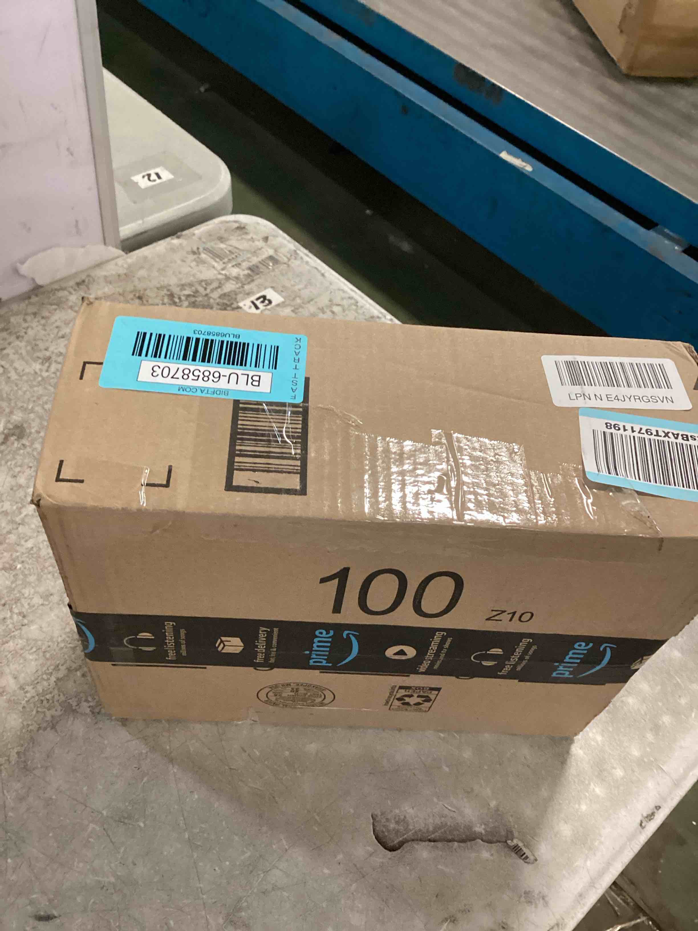 https://s3.amazonaws.com/lotting-images-prod/bidfta/BLU6858703_1721745830759.jpeg