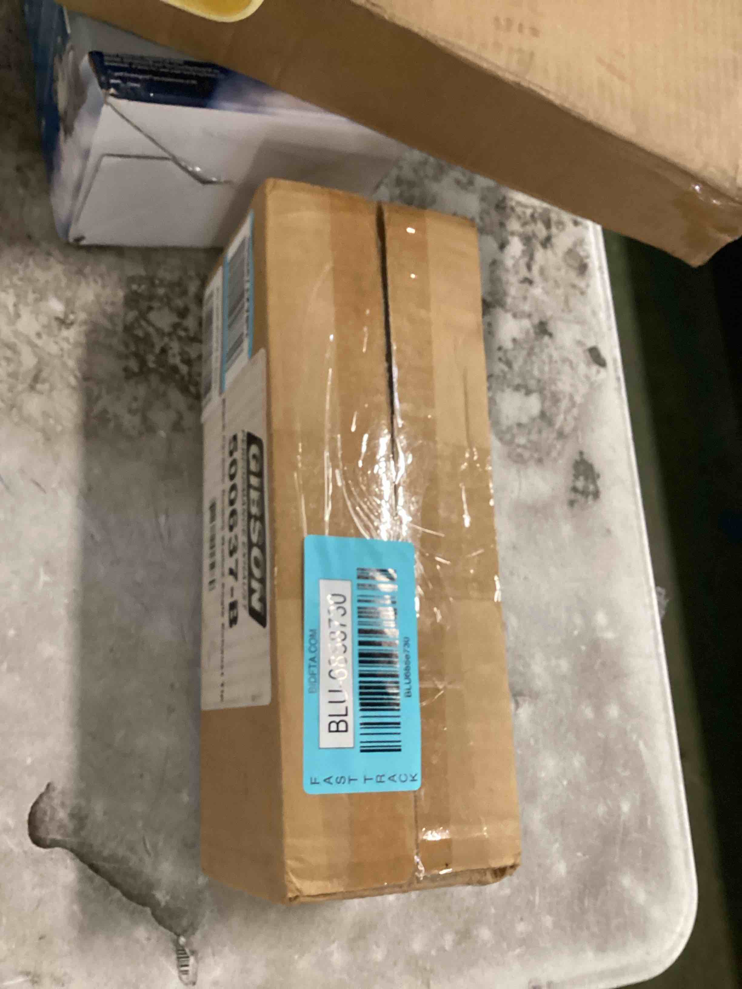 https://s3.amazonaws.com/lotting-images-prod/bidfta/BLU6858730_1721748232219.jpeg