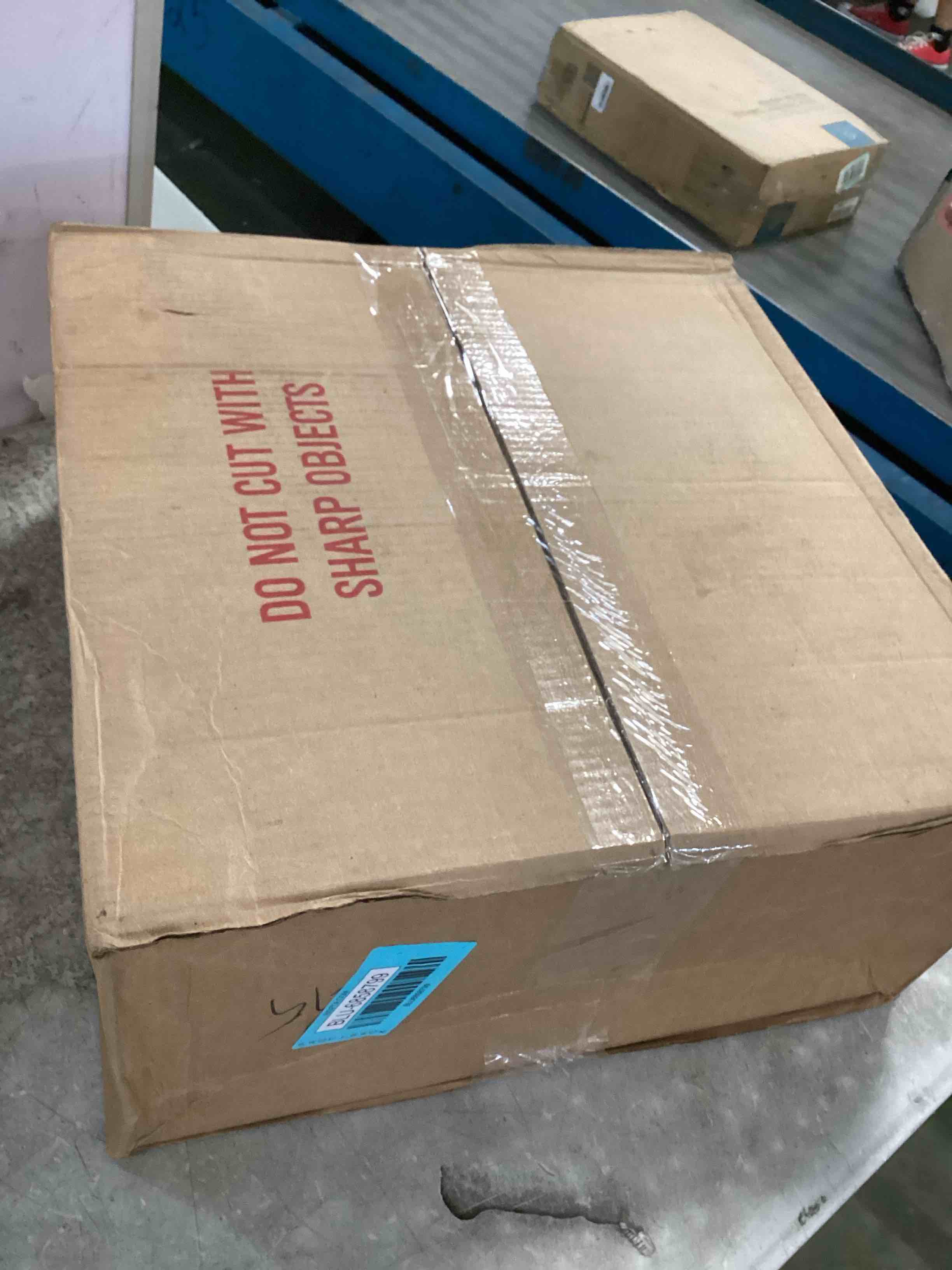 https://s3.amazonaws.com/lotting-images-prod/bidfta/BLU6858799_1721756255082.jpeg
