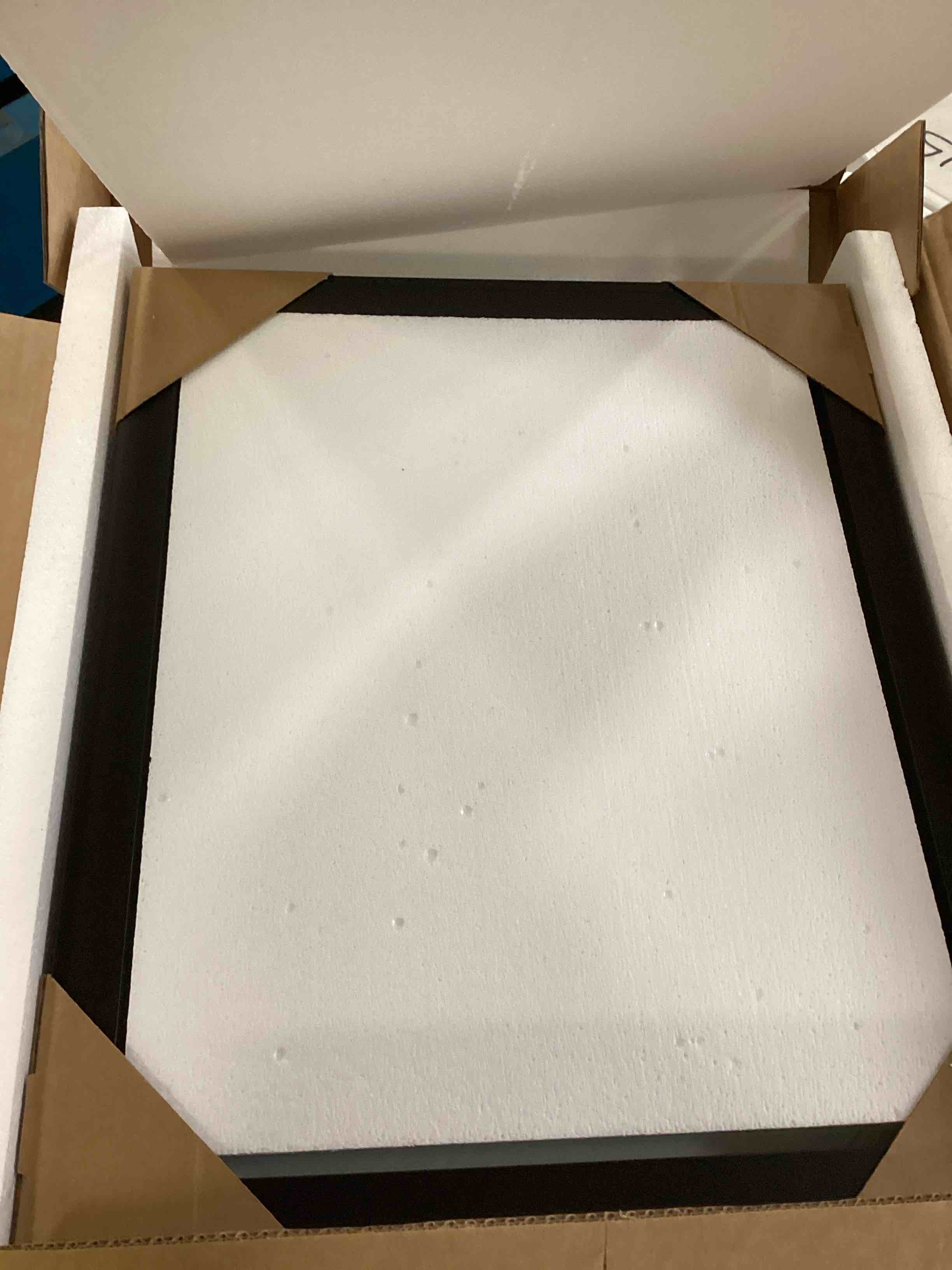 https://s3.amazonaws.com/lotting-images-prod/bidfta/BLU6858972_1721831351951.jpeg