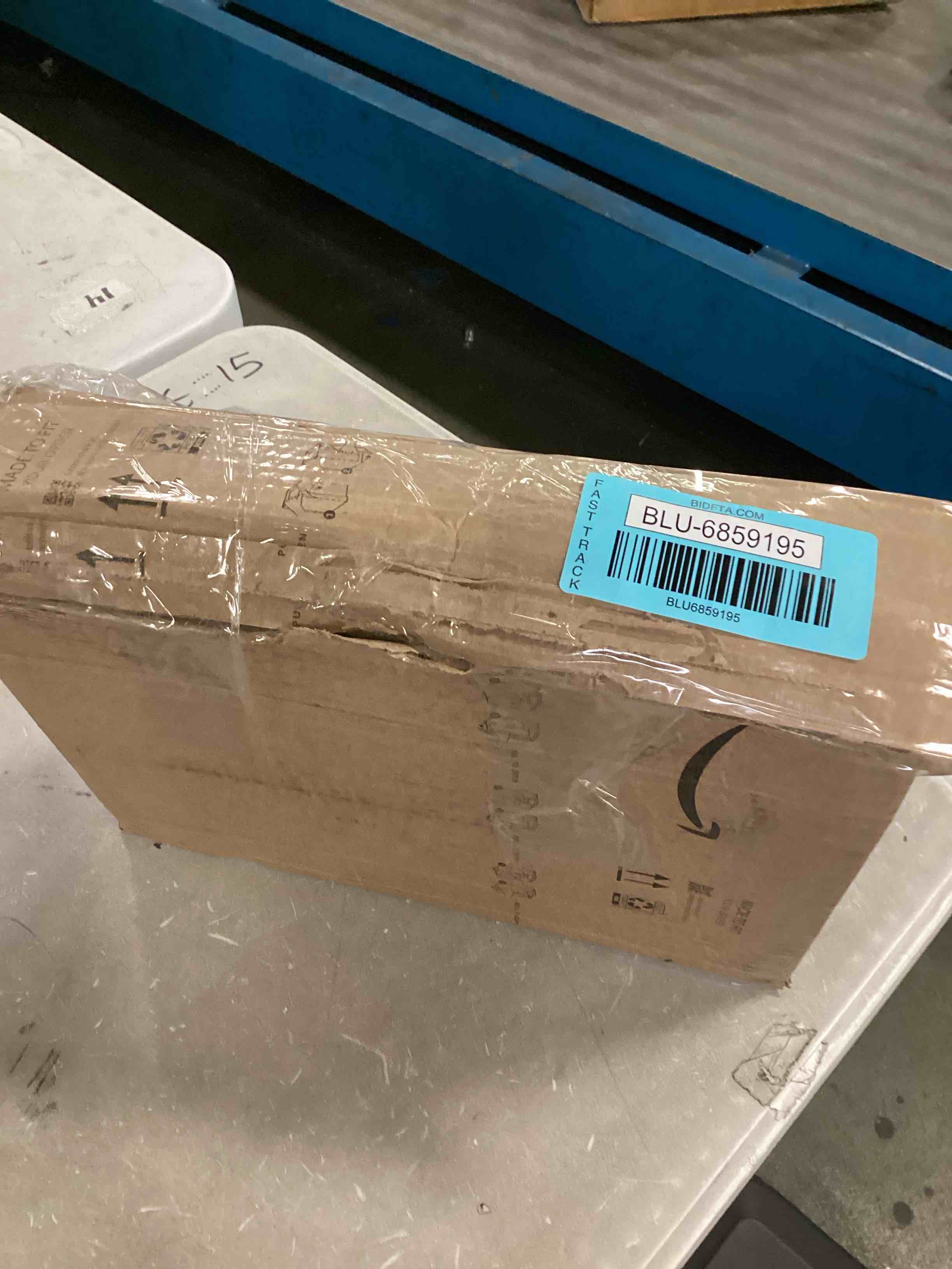 https://s3.amazonaws.com/lotting-images-prod/bidfta/BLU6859195_1721911676827.jpeg