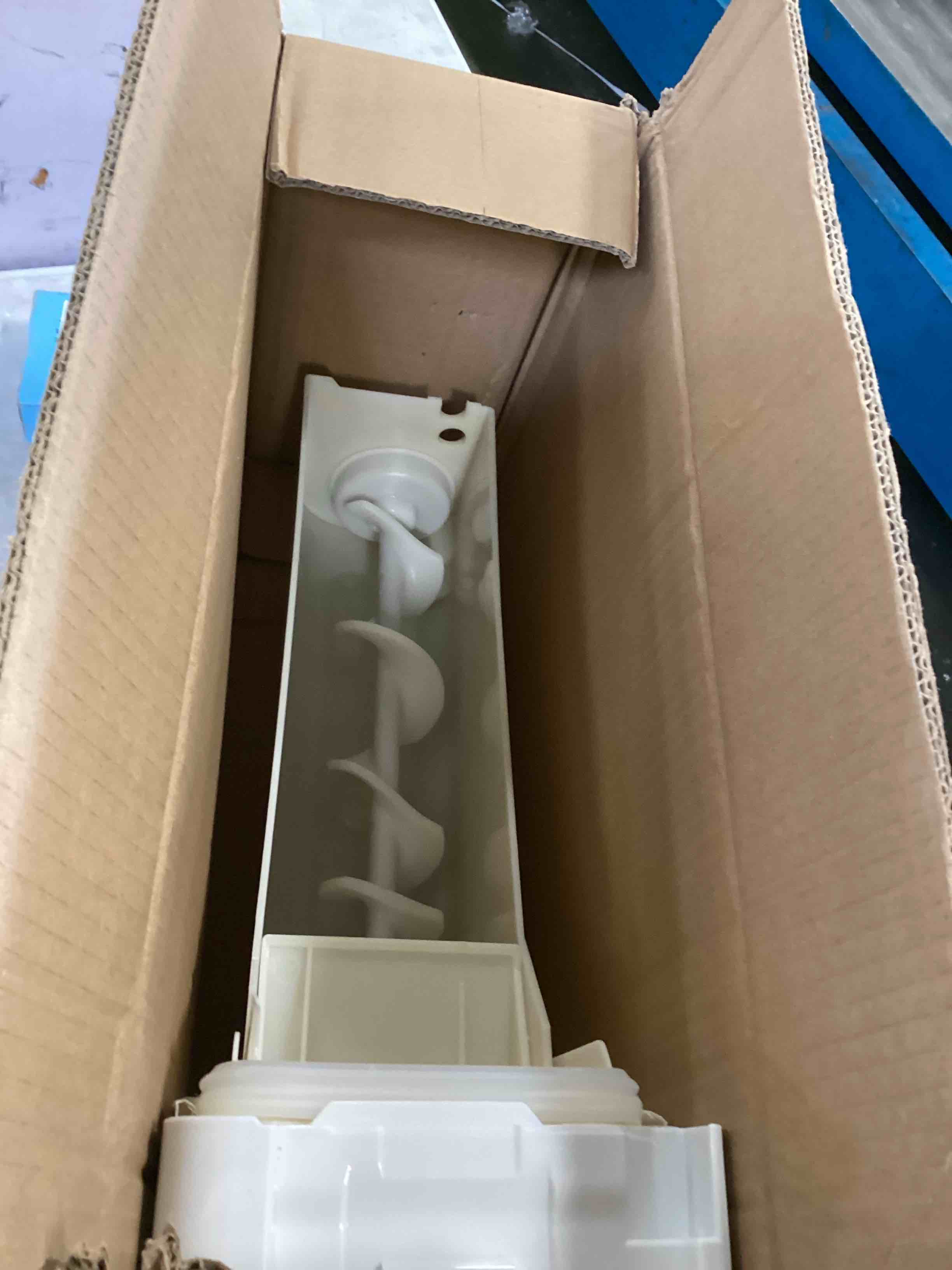 https://s3.amazonaws.com/lotting-images-prod/bidfta/BLU6859295_1721923659322.jpeg