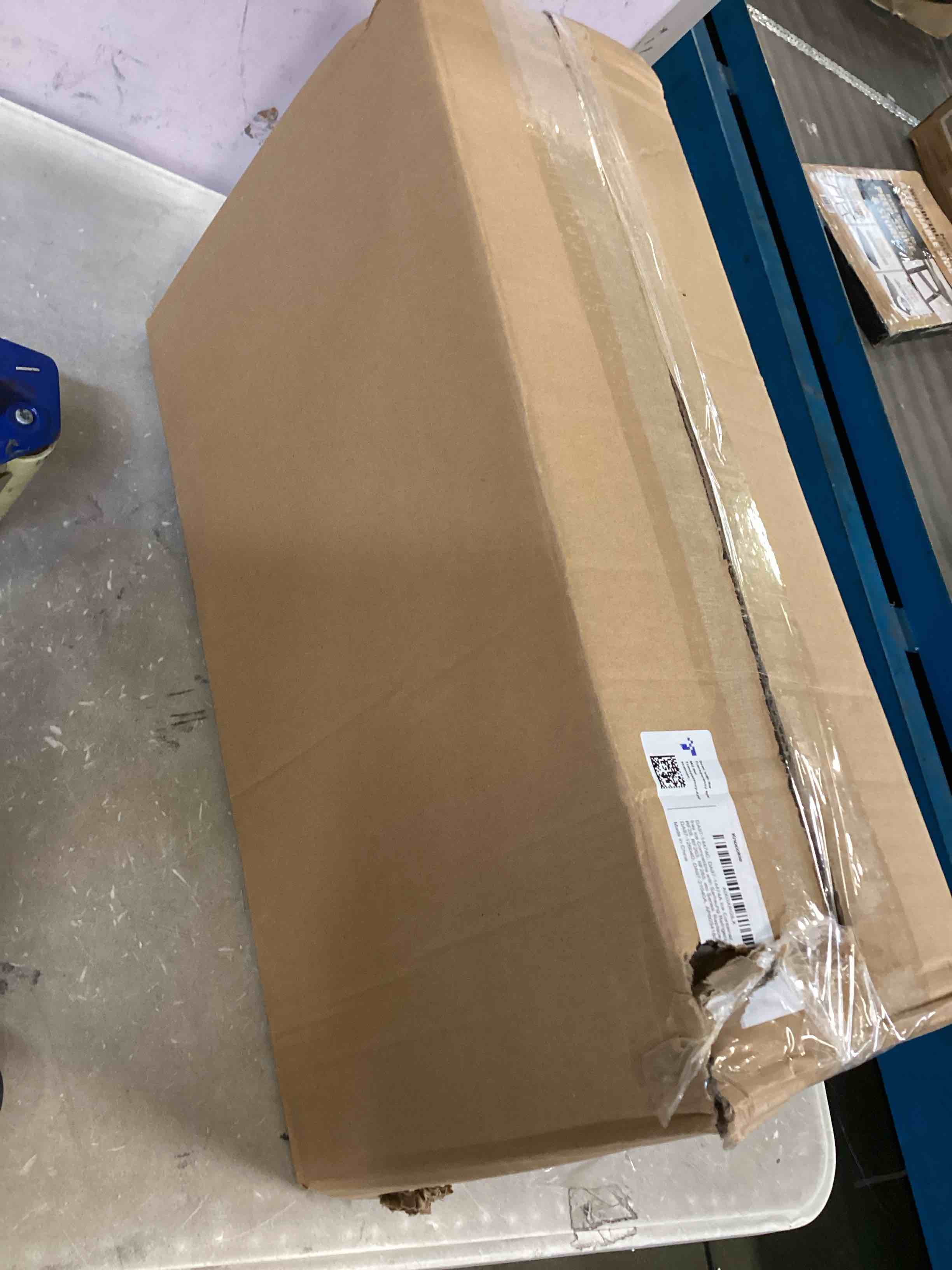 https://s3.amazonaws.com/lotting-images-prod/bidfta/BLU6859295_1721923682195.jpeg