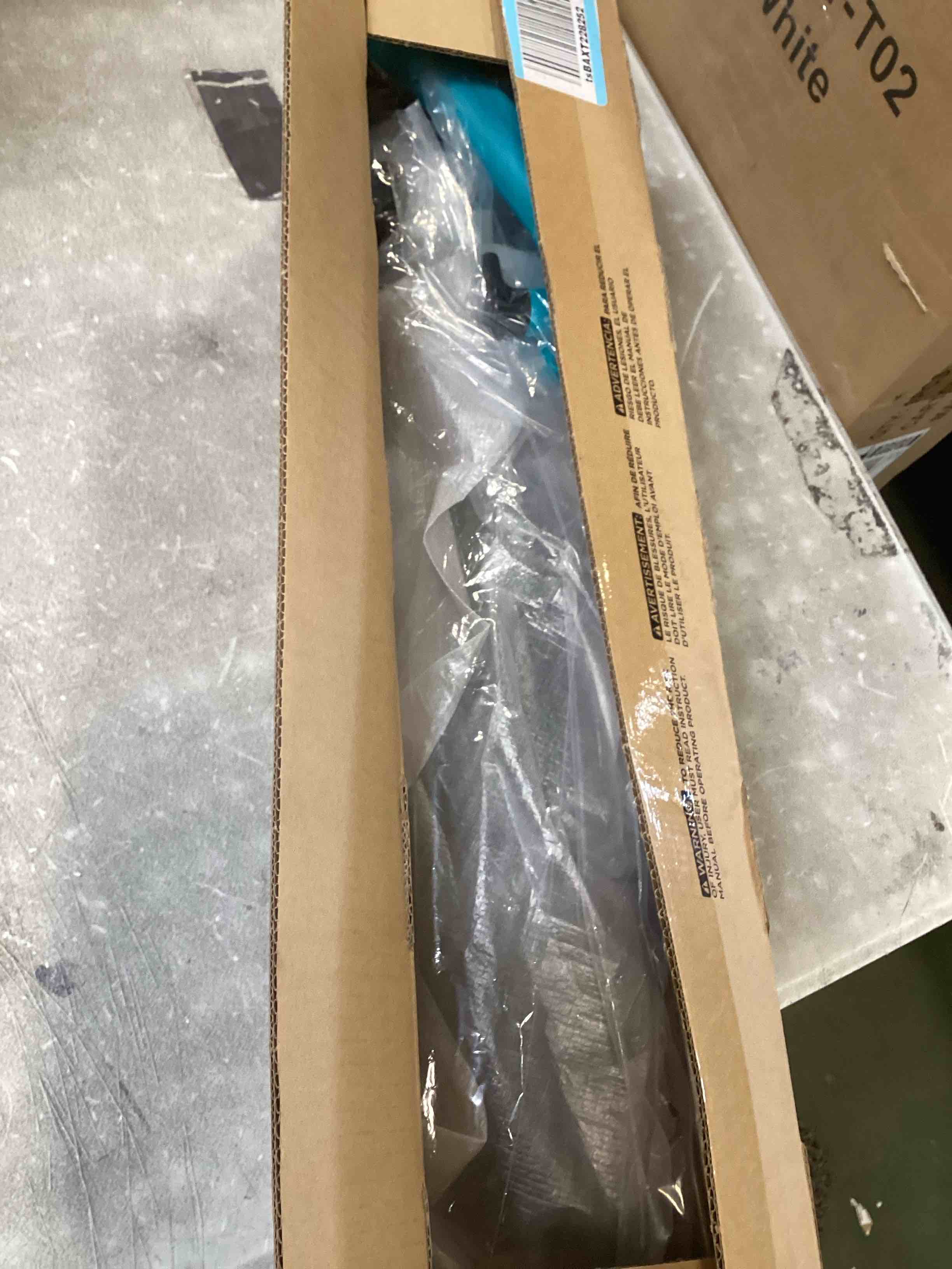 https://s3.amazonaws.com/lotting-images-prod/bidfta/BLU6859558_1722010928793.jpeg