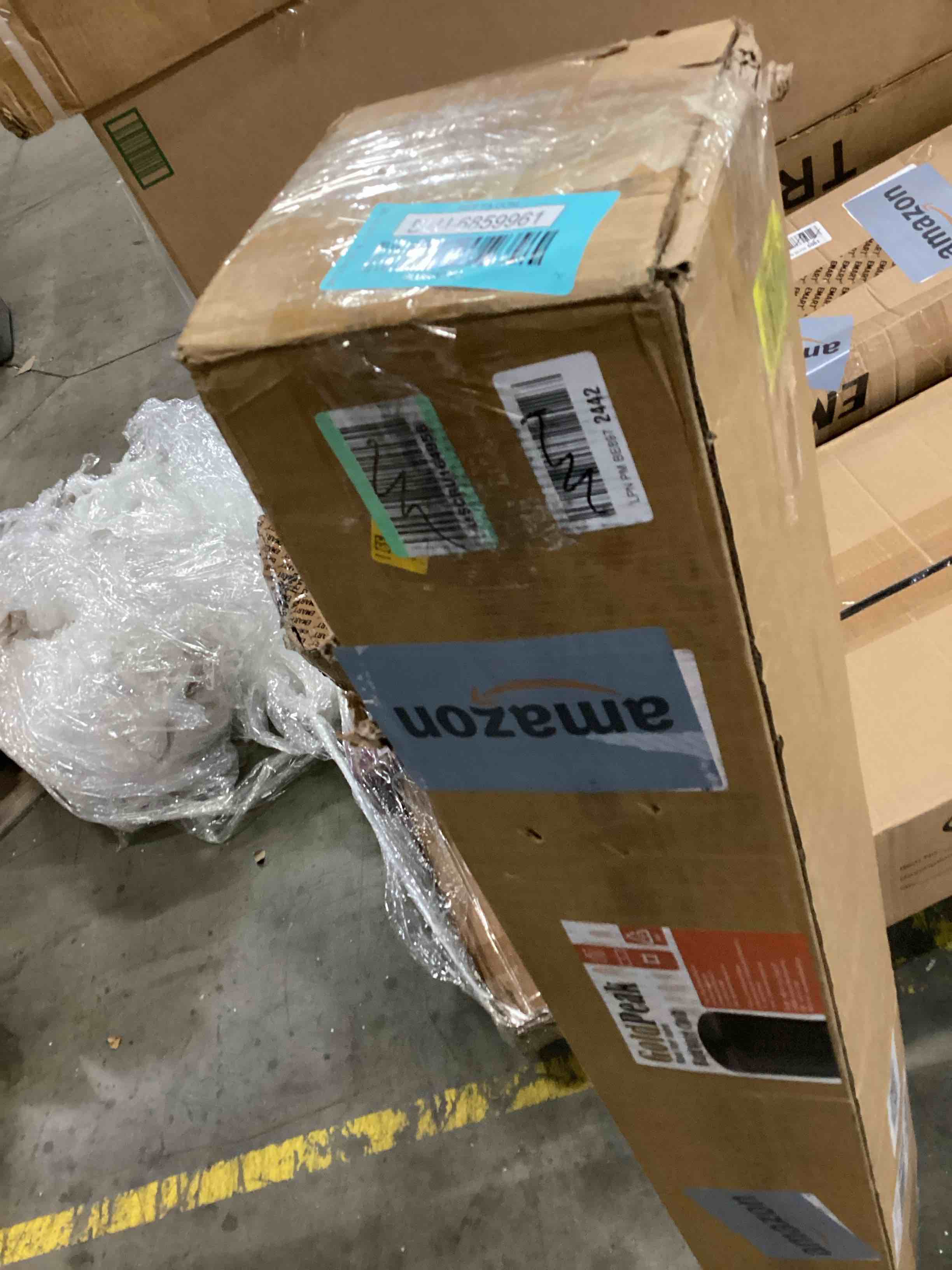 https://s3.amazonaws.com/lotting-images-prod/bidfta/BLU6859961_1730730663847.jpeg