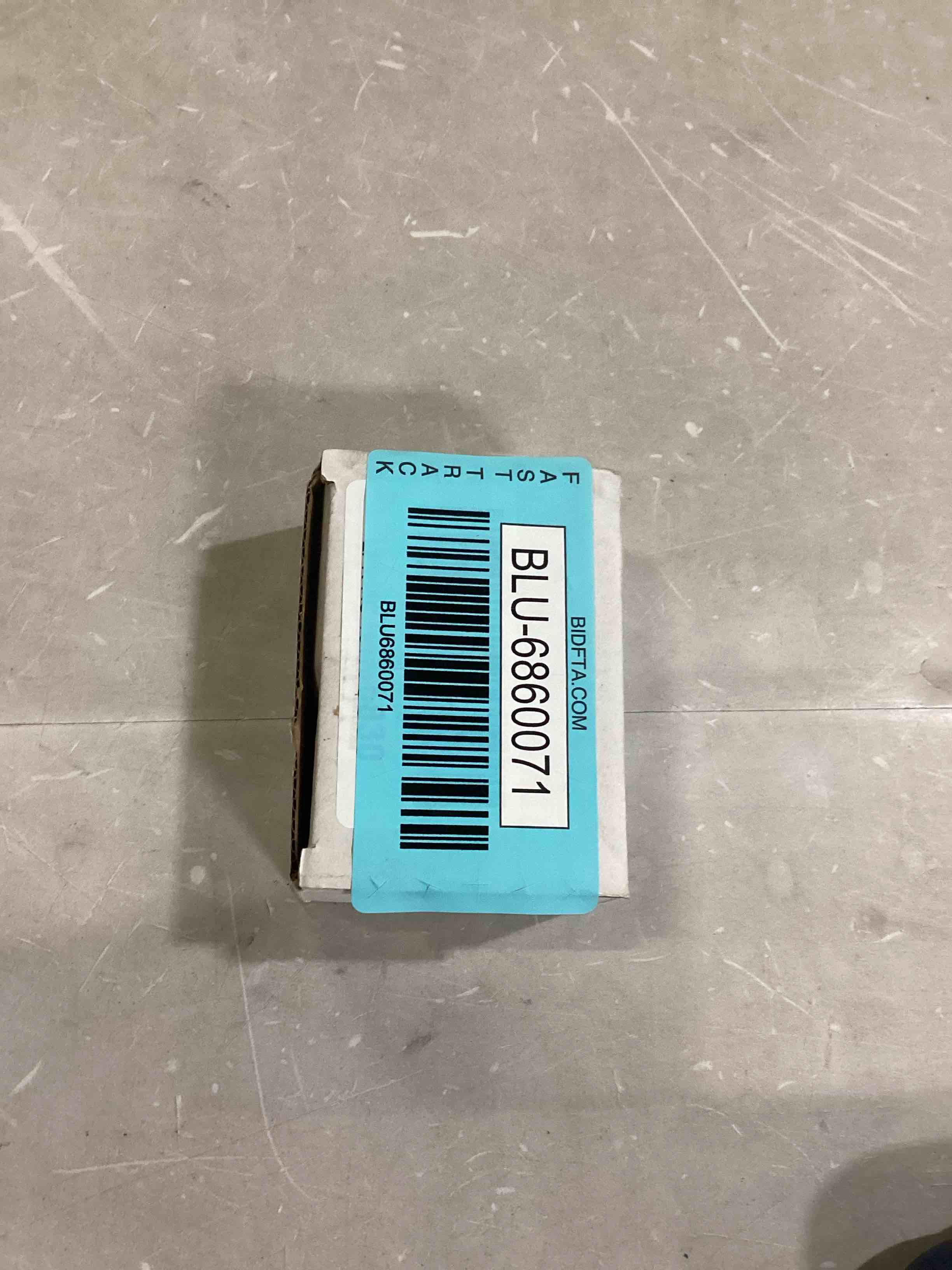 https://s3.amazonaws.com/lotting-images-prod/bidfta/BLU6860071_1730810994506.jpeg
