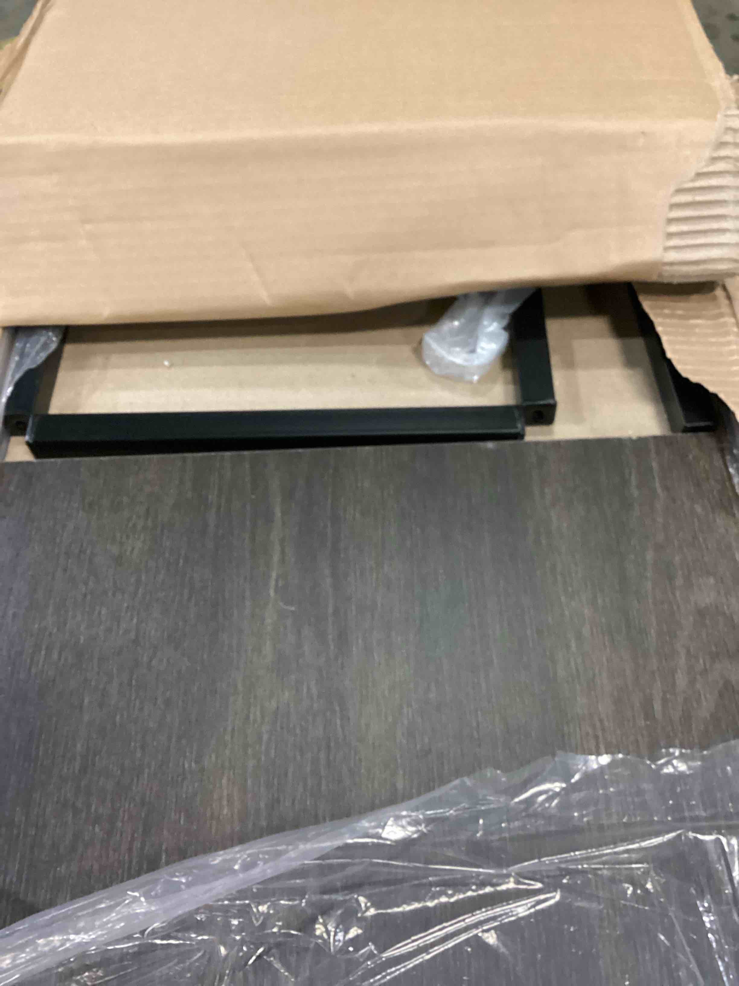 https://s3.amazonaws.com/lotting-images-prod/bidfta/BLU6860109_1730829126282.jpeg