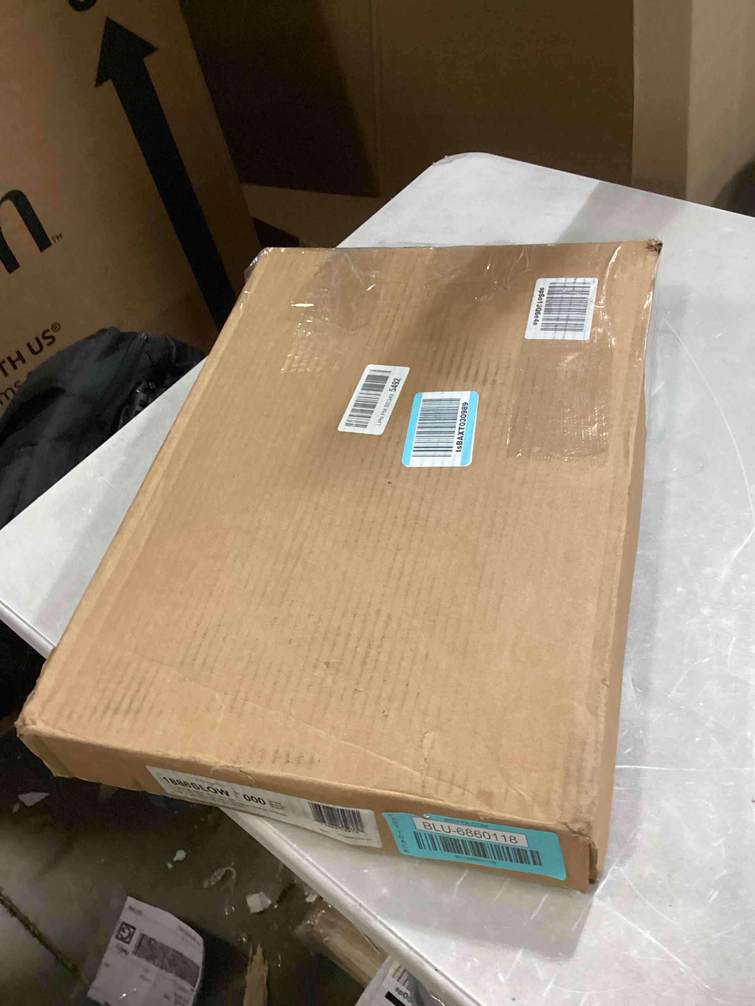 https://s3.amazonaws.com/lotting-images-prod/bidfta/BLU6860118_1730832051596.jpeg