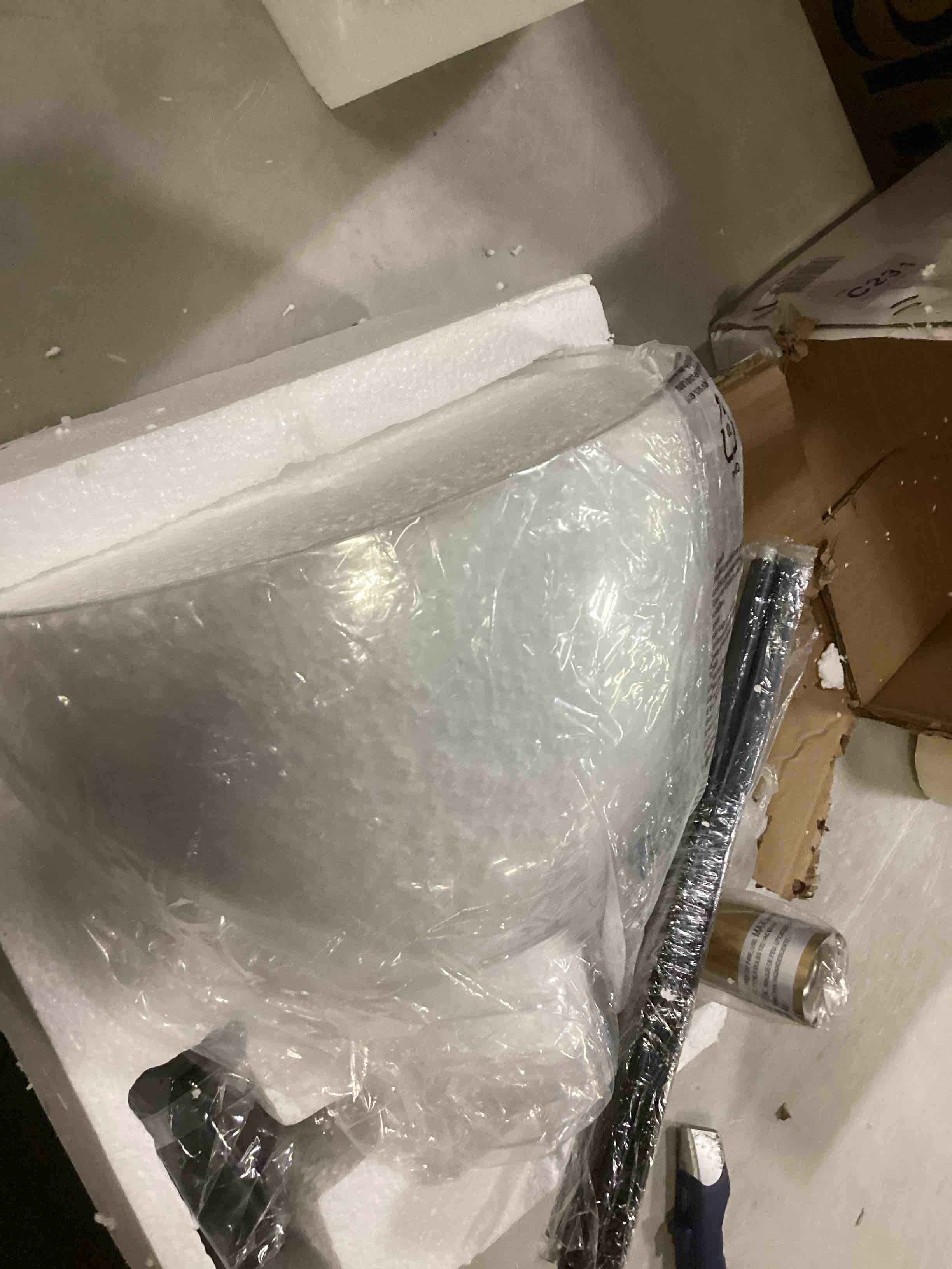 https://s3.amazonaws.com/lotting-images-prod/bidfta/BLU6860191_1730914327277.jpeg