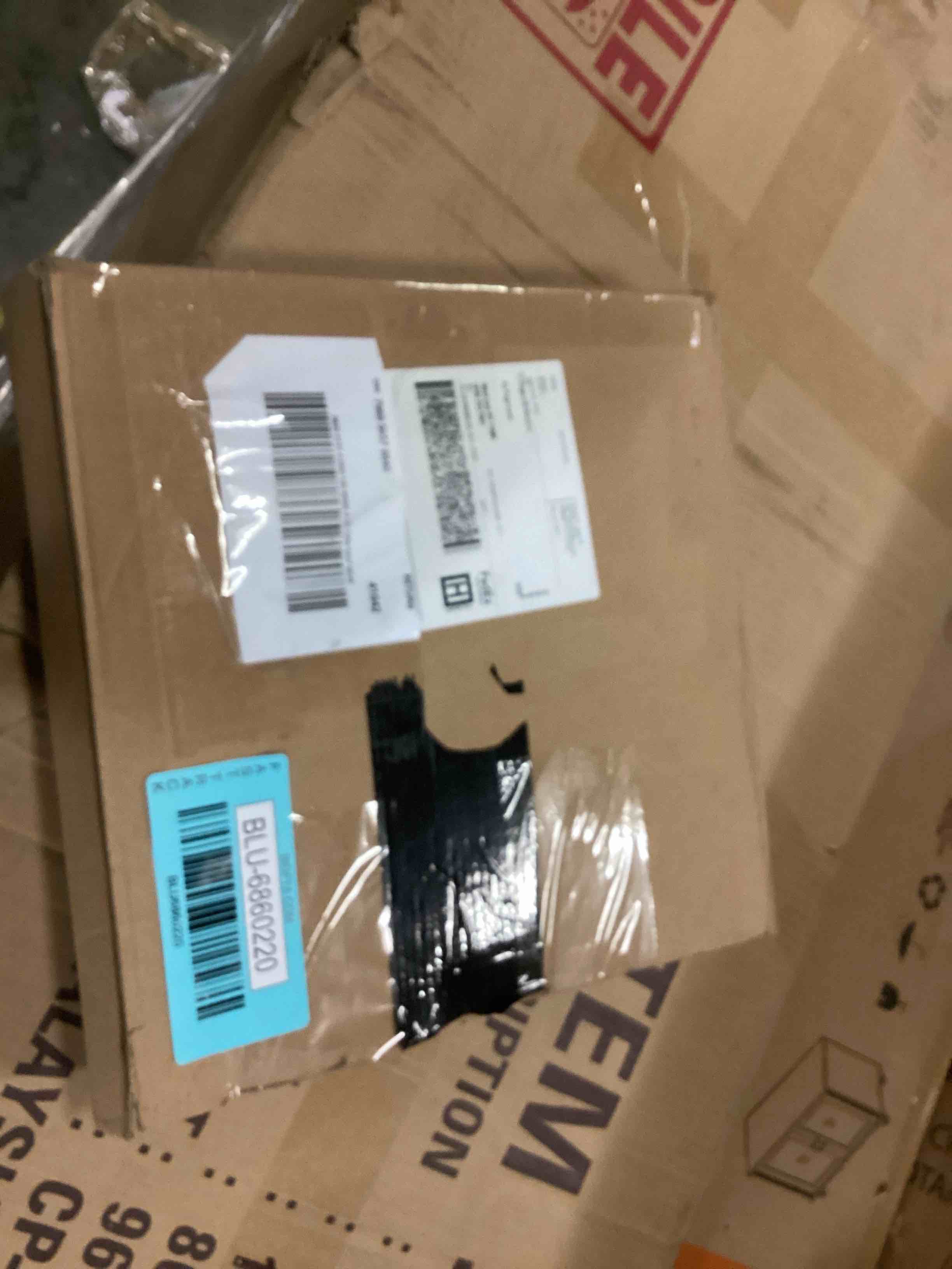 https://s3.amazonaws.com/lotting-images-prod/bidfta/BLU6860220_1730924573925.jpeg