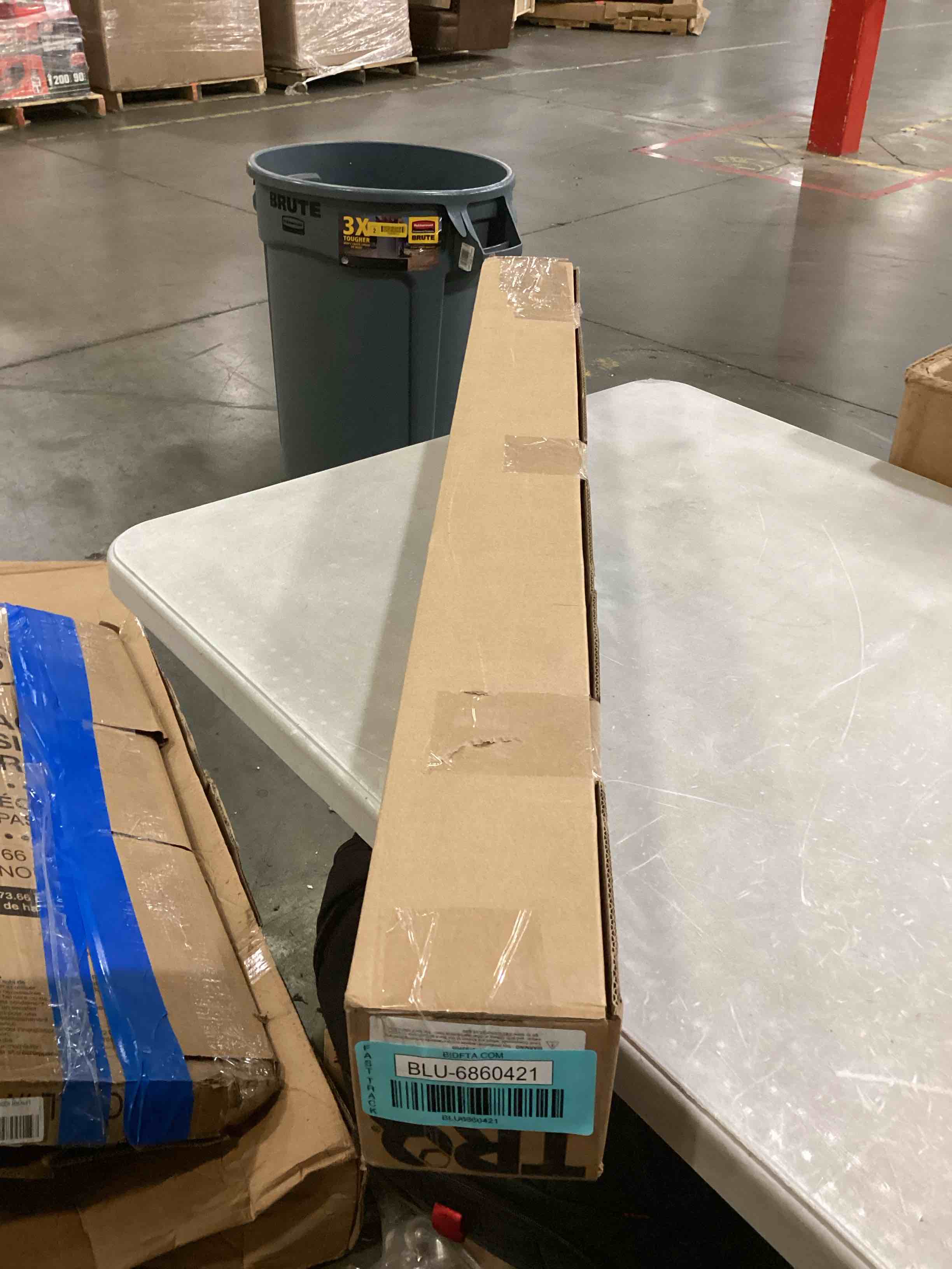 https://s3.amazonaws.com/lotting-images-prod/bidfta/BLU6860421_1731328670391.jpeg