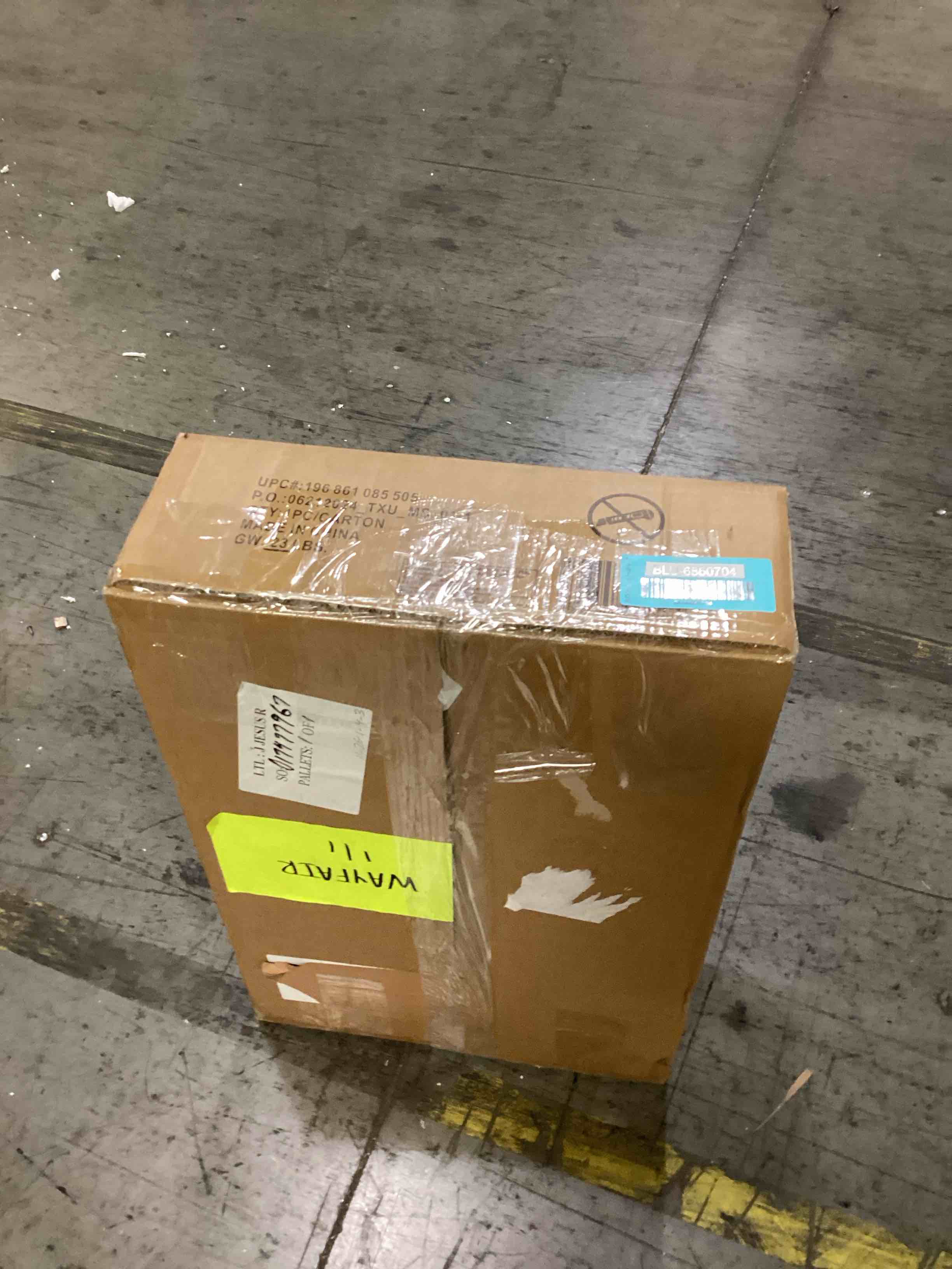 https://s3.amazonaws.com/lotting-images-prod/bidfta/BLU6860704_1731614190097.jpeg