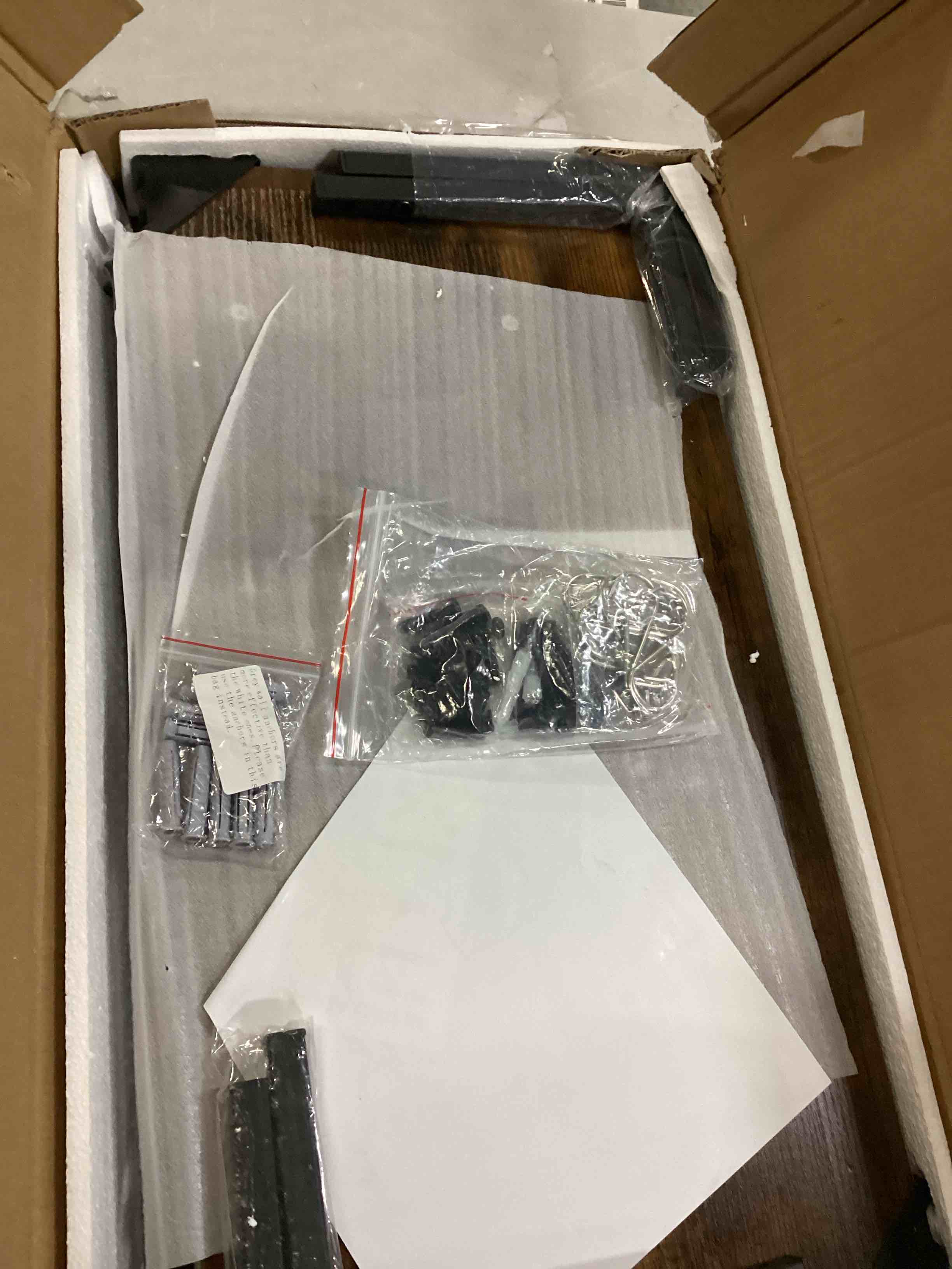 https://s3.amazonaws.com/lotting-images-prod/bidfta/BLU6860752_1731688173456.jpeg