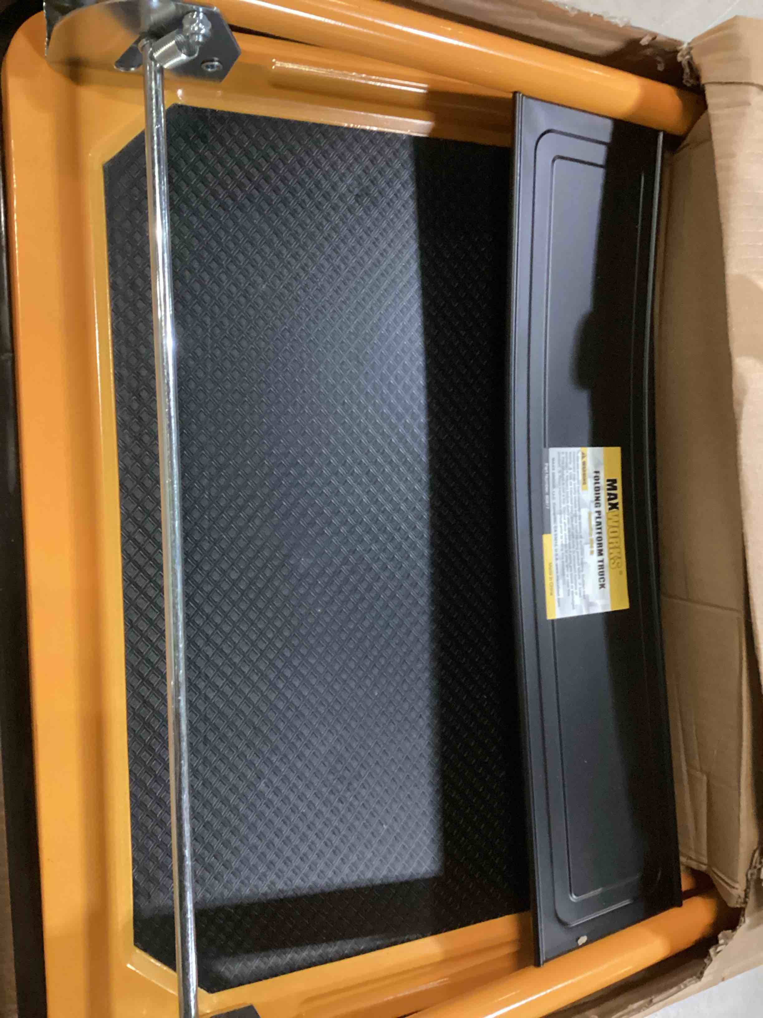 https://s3.amazonaws.com/lotting-images-prod/bidfta/BLU6860828_1731934393453.jpeg