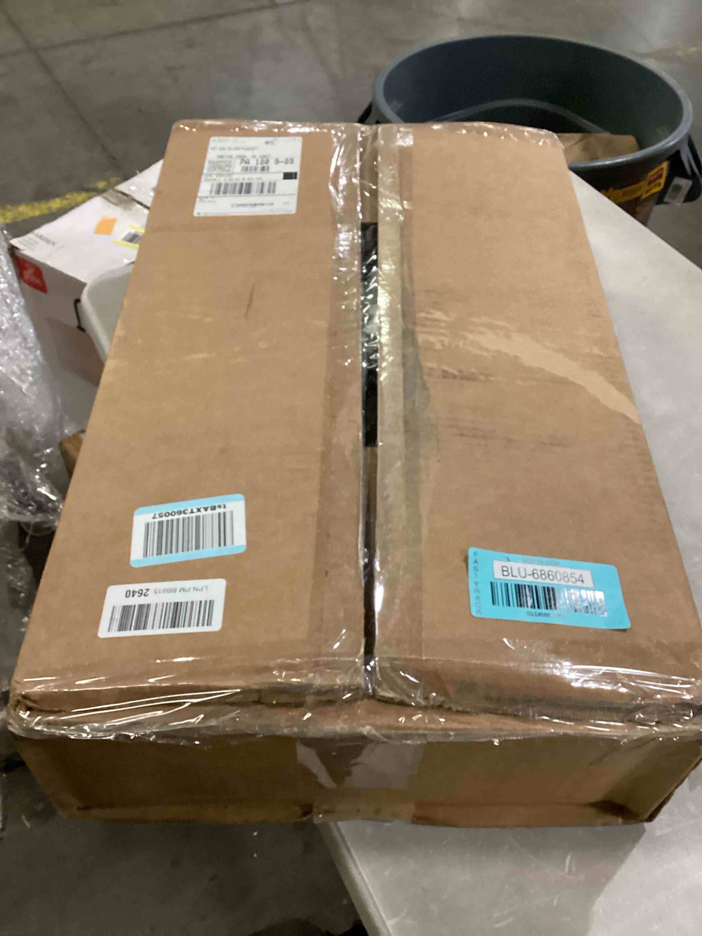 https://s3.amazonaws.com/lotting-images-prod/bidfta/BLU6860854_1731938394790.jpeg