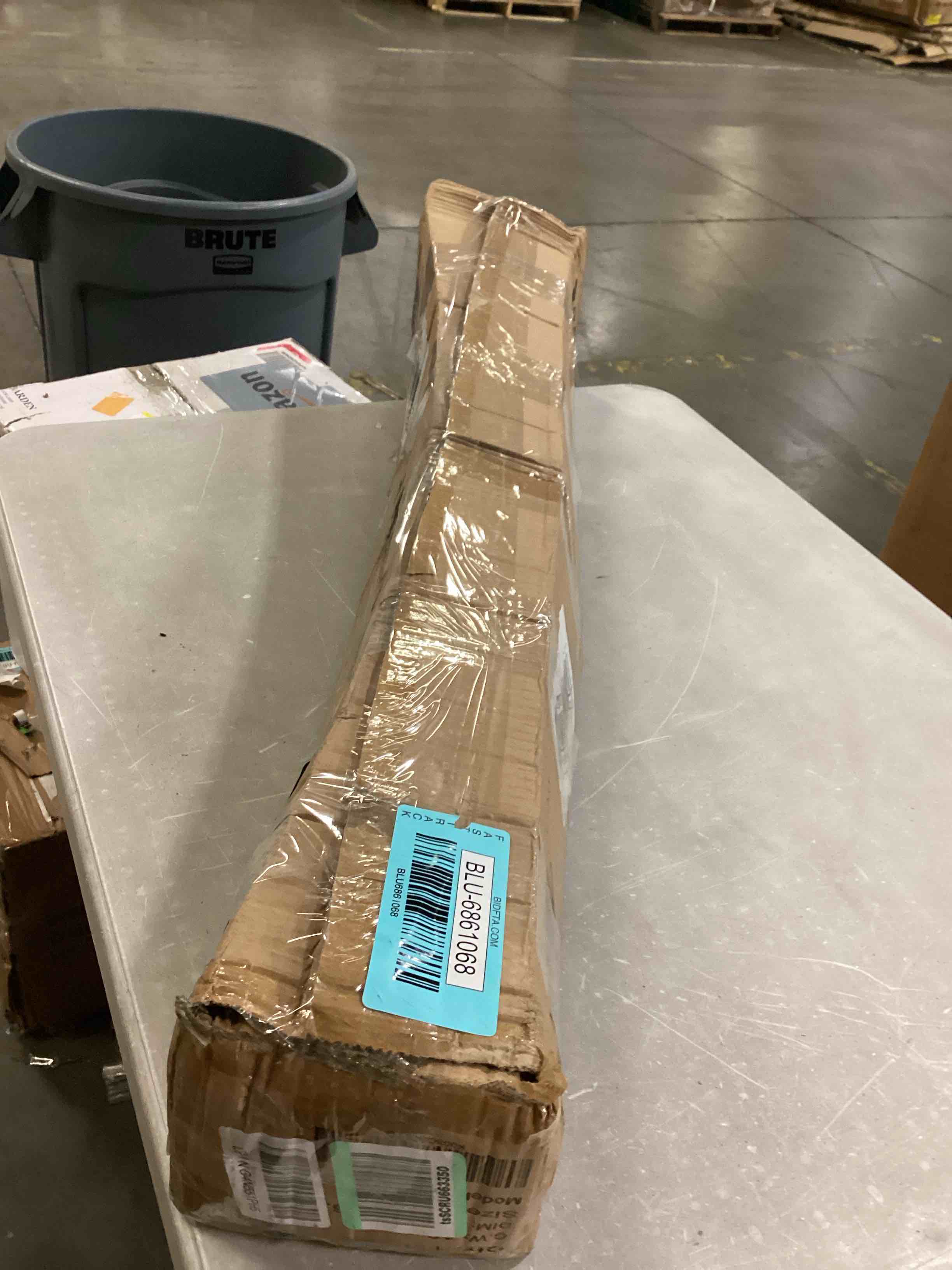 https://s3.amazonaws.com/lotting-images-prod/bidfta/BLU6861068_1732112549260.jpeg