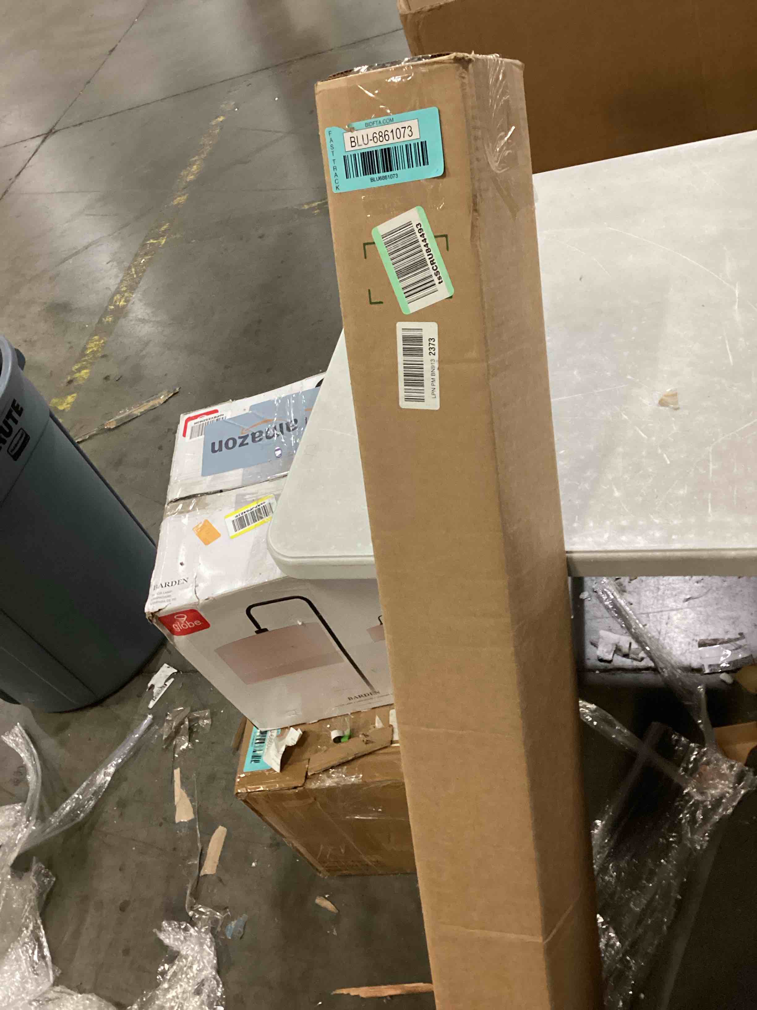 https://s3.amazonaws.com/lotting-images-prod/bidfta/BLU6861073_1732113099736.jpeg