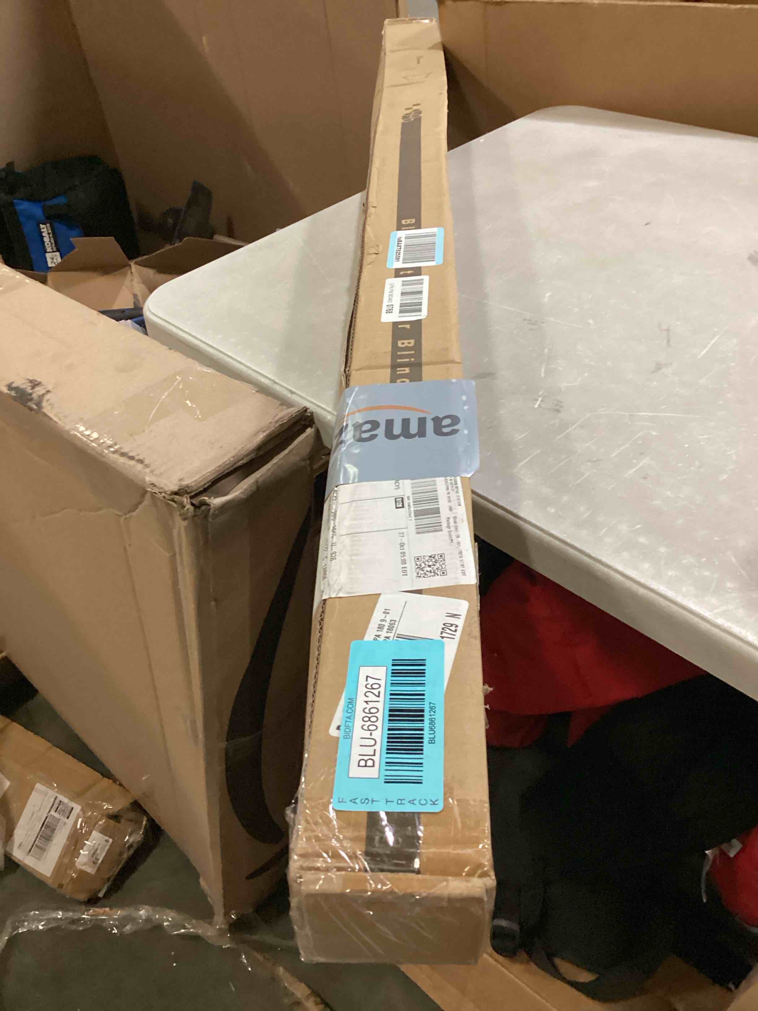 https://s3.amazonaws.com/lotting-images-prod/bidfta/BLU6861267_1732211066035.jpeg