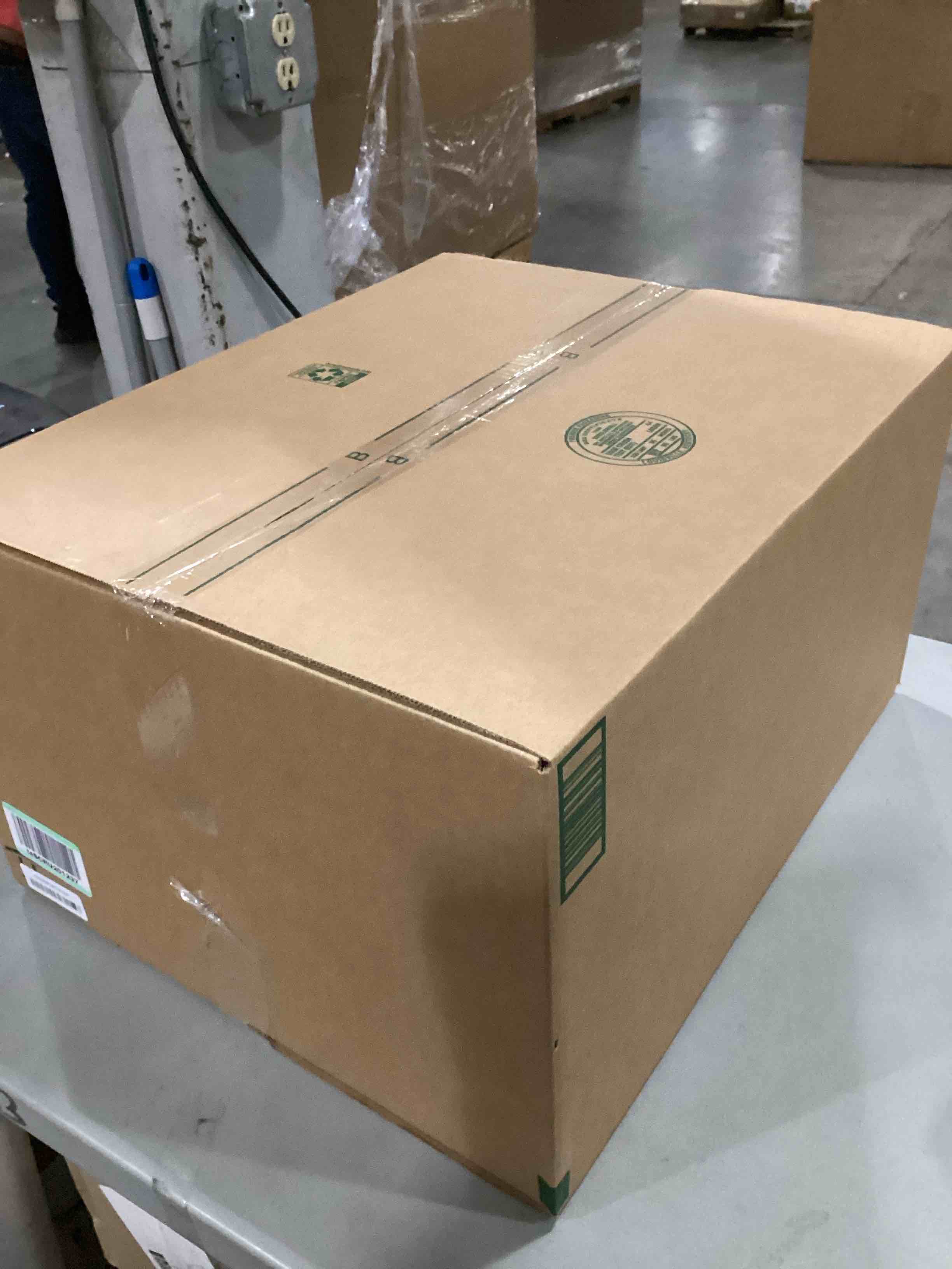 https://s3.amazonaws.com/lotting-images-prod/bidfta/BLU6861538_1730208458175.jpeg