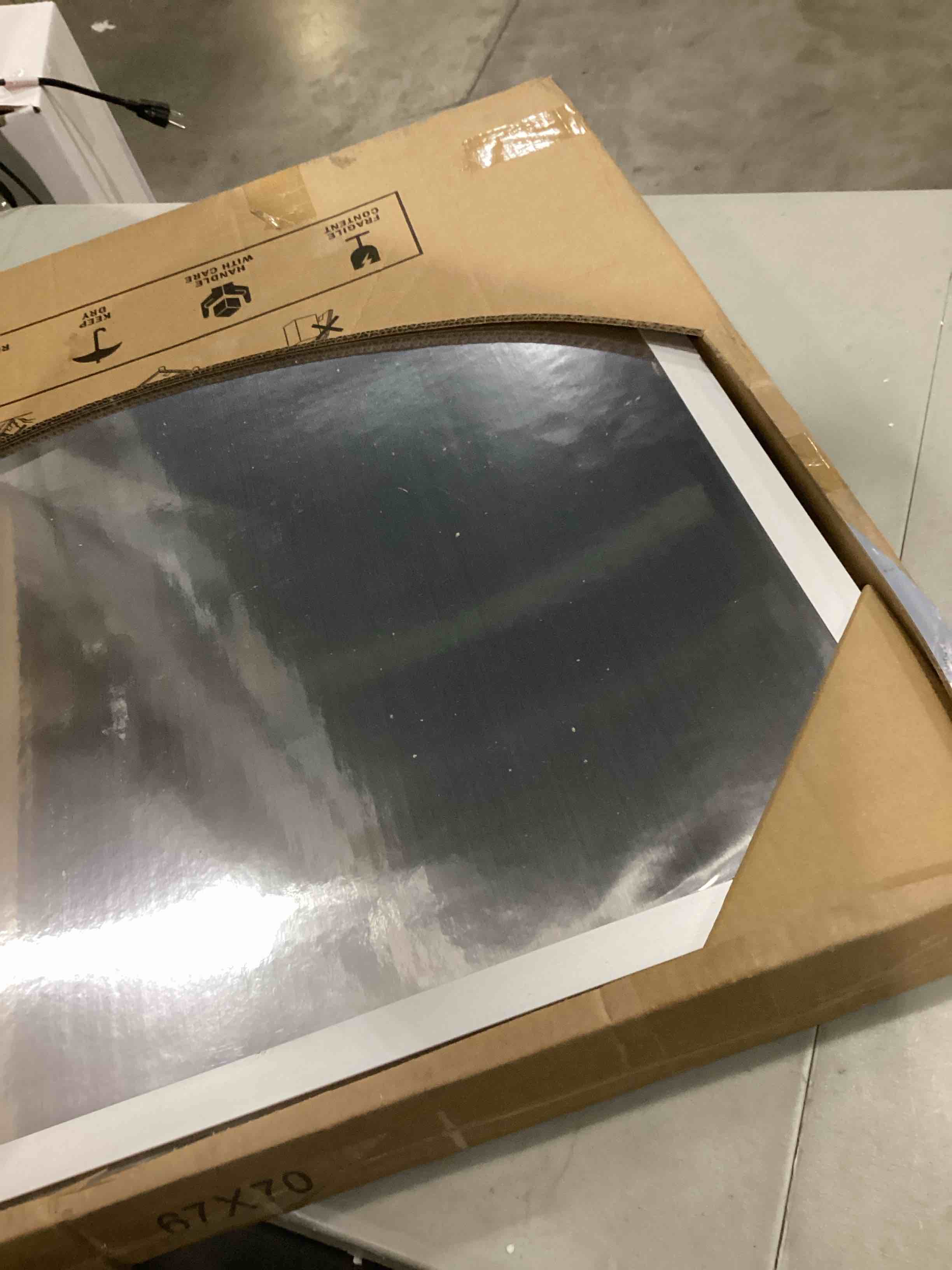 https://s3.amazonaws.com/lotting-images-prod/bidfta/BLU6861556_1730213049140.jpeg