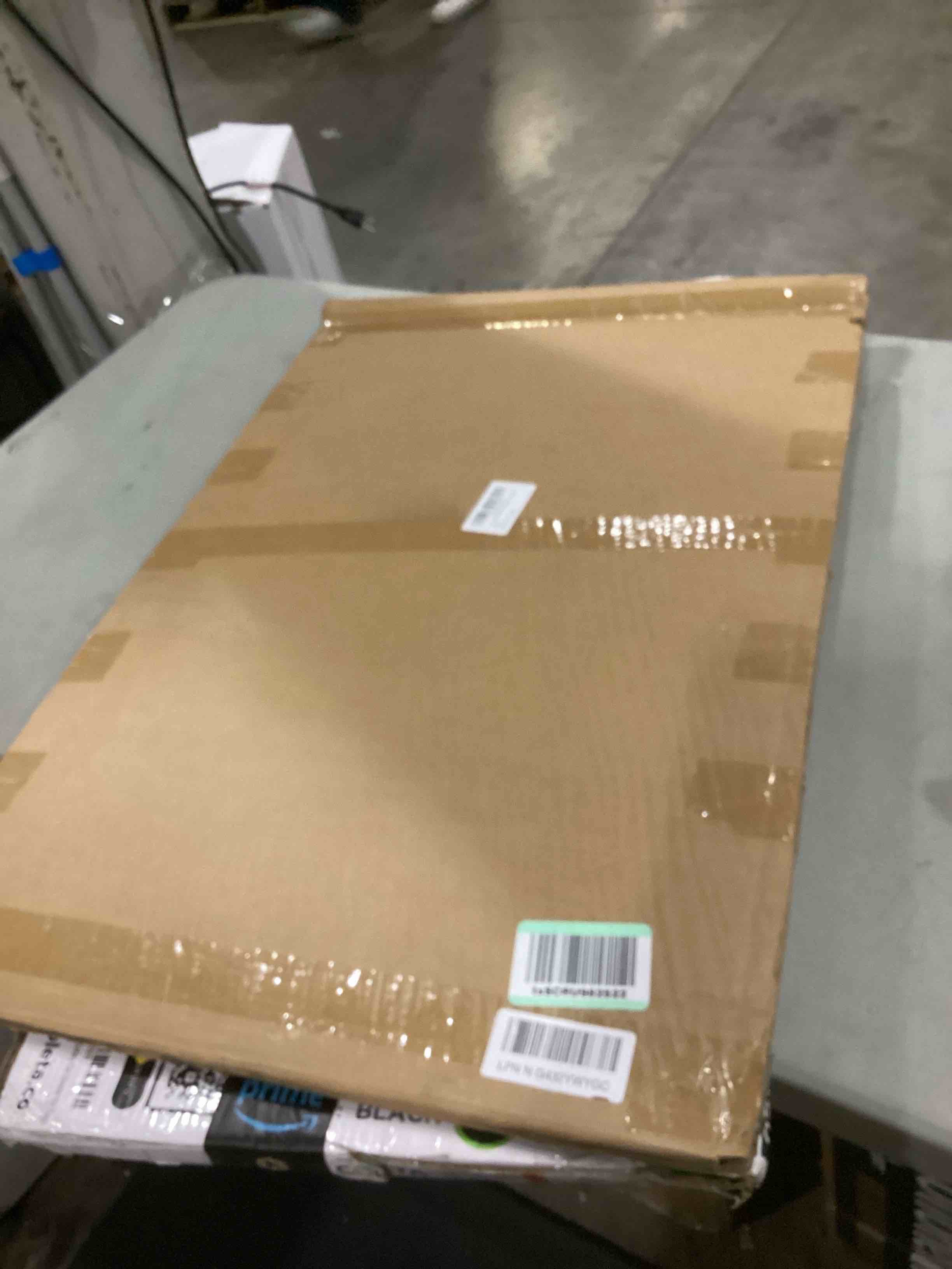 https://s3.amazonaws.com/lotting-images-prod/bidfta/BLU6861557_1730213103386.jpeg