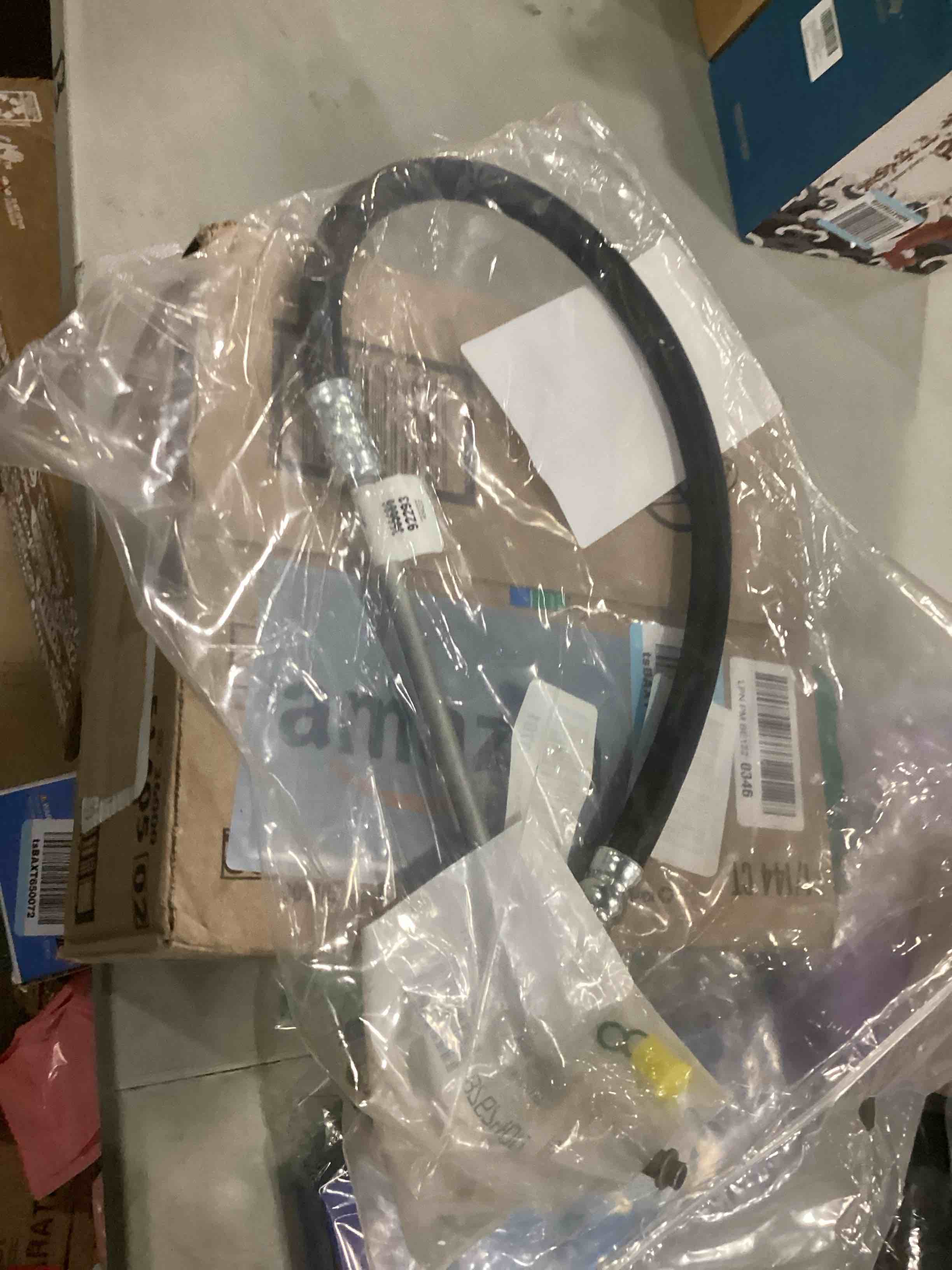 https://s3.amazonaws.com/lotting-images-prod/bidfta/BLU6861748_1730293972900.jpeg