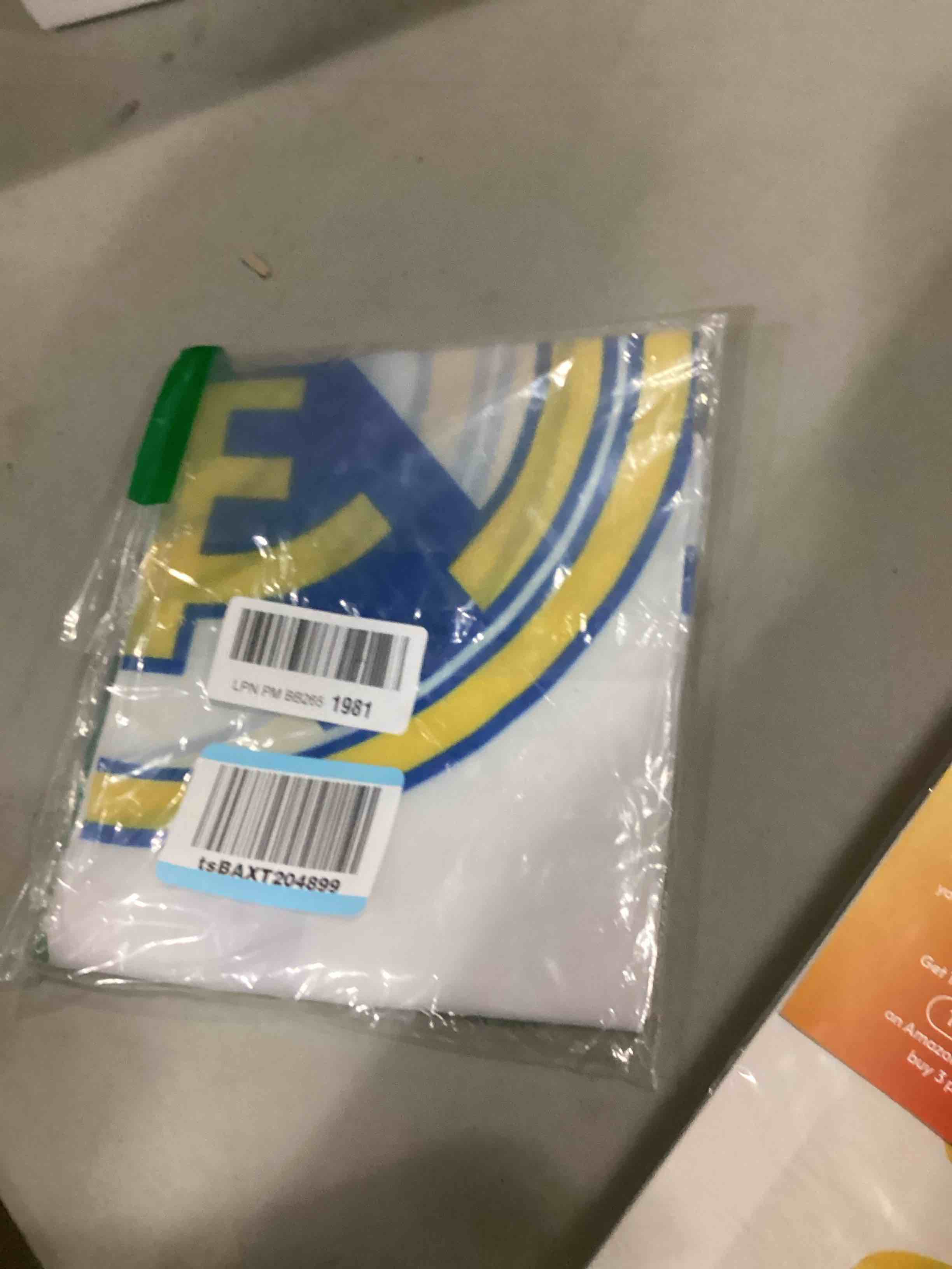 https://s3.amazonaws.com/lotting-images-prod/bidfta/BLU6861786_1730296342355.jpeg