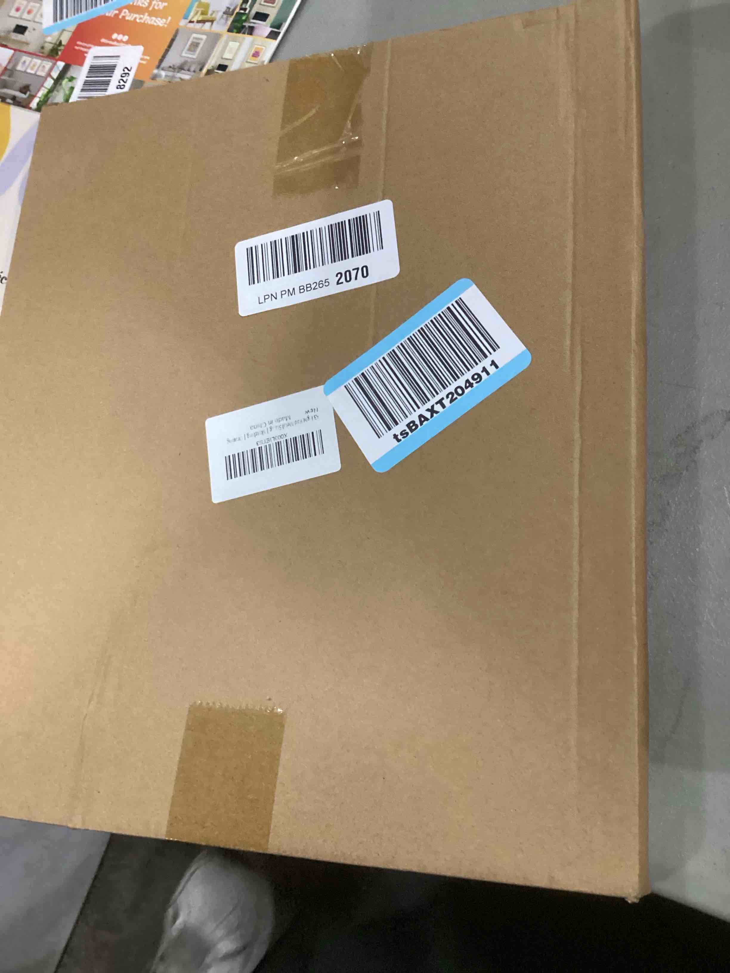 https://s3.amazonaws.com/lotting-images-prod/bidfta/BLU6861789_1730296483912.jpeg