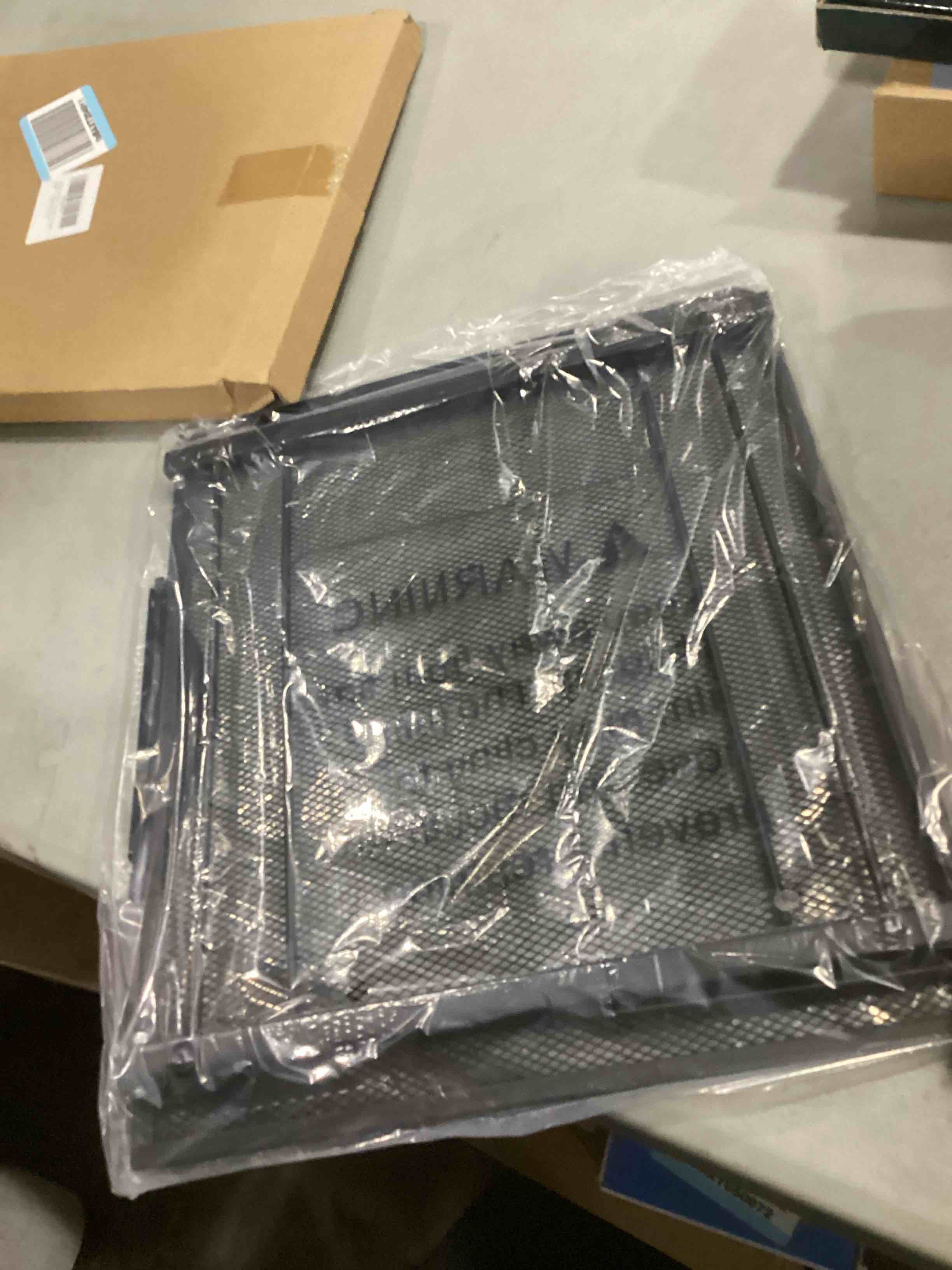 https://s3.amazonaws.com/lotting-images-prod/bidfta/BLU6861789_1730296503035.jpeg