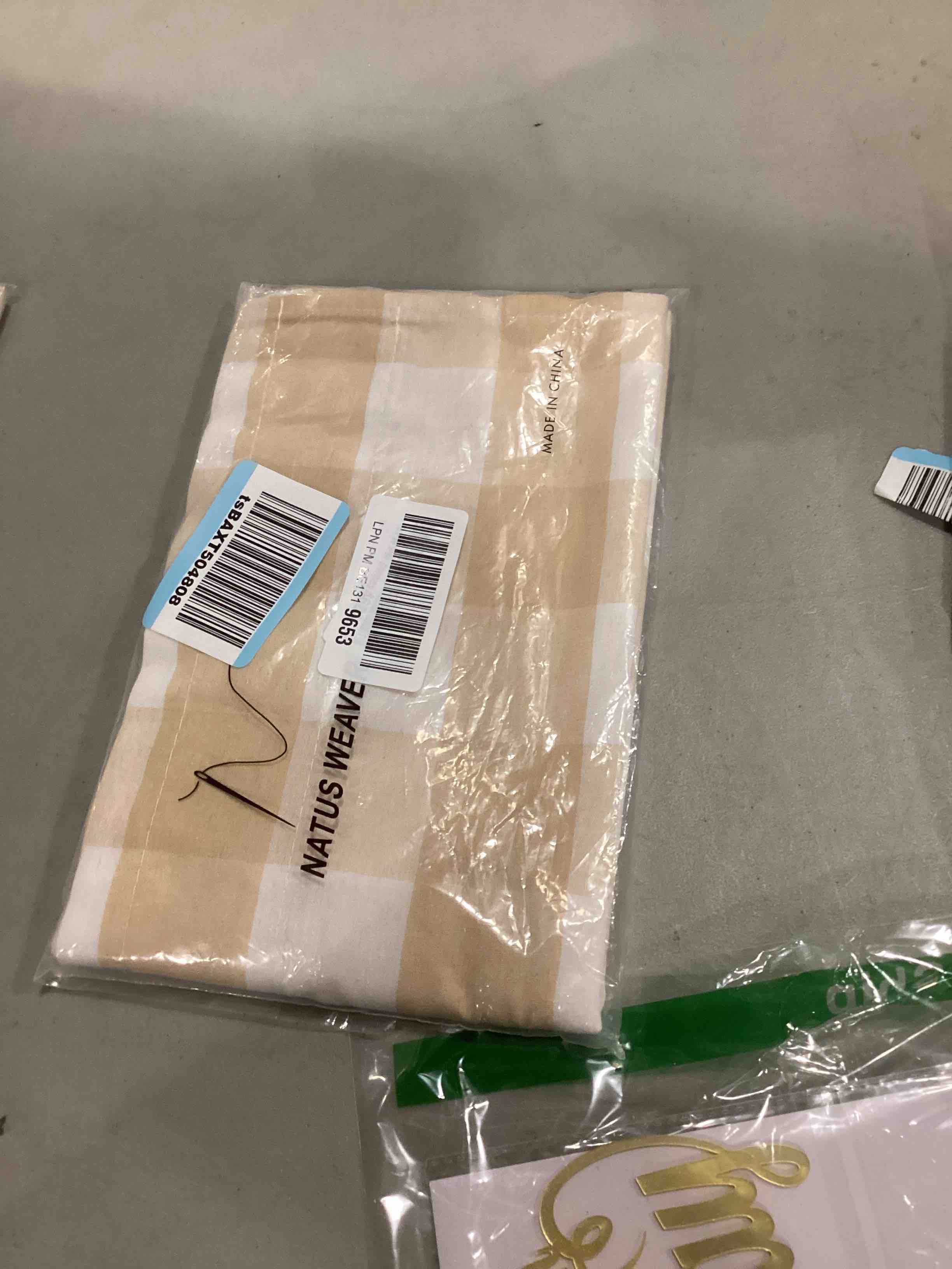 https://s3.amazonaws.com/lotting-images-prod/bidfta/BLU6861820_1730300015371.jpeg