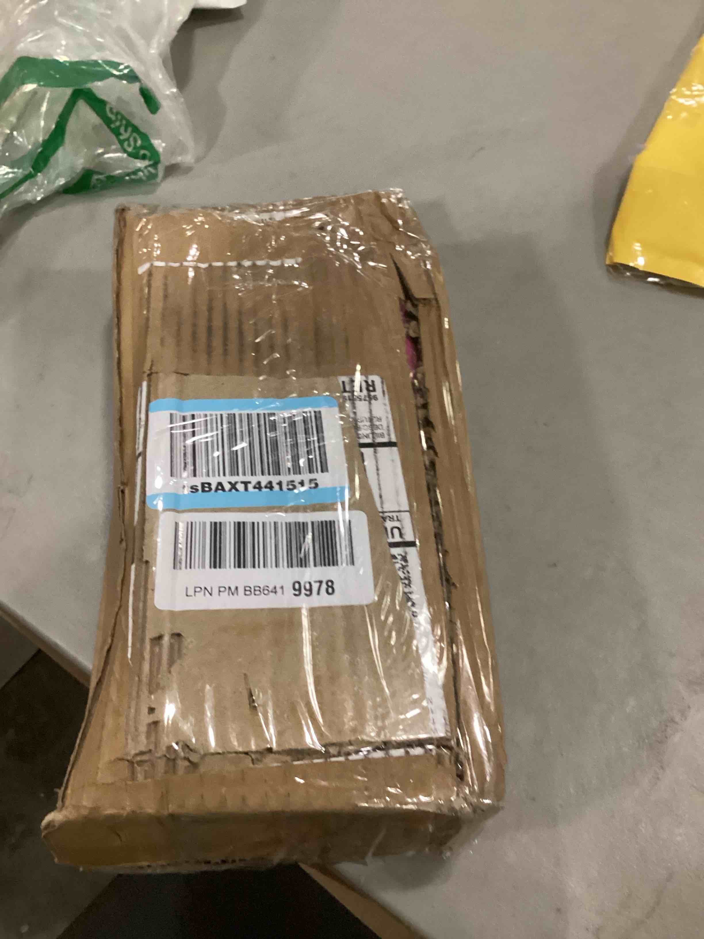 https://s3.amazonaws.com/lotting-images-prod/bidfta/BLU6861856_1730302728971.jpeg