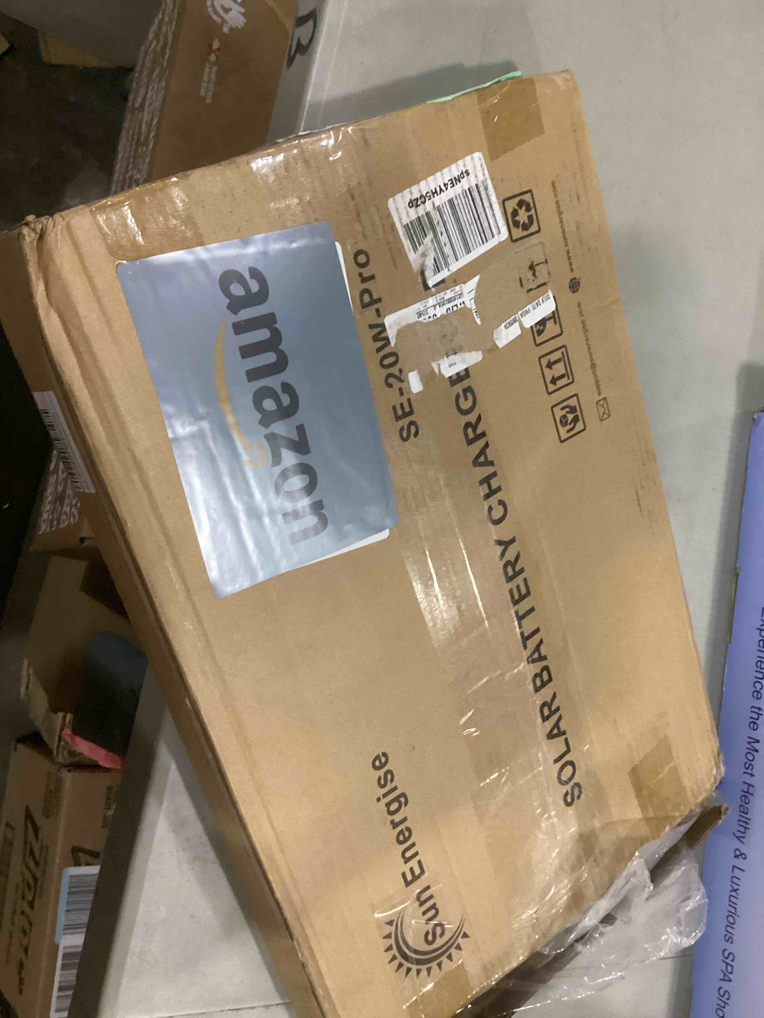 https://s3.amazonaws.com/lotting-images-prod/bidfta/BLU6862127_1730462758493.jpeg
