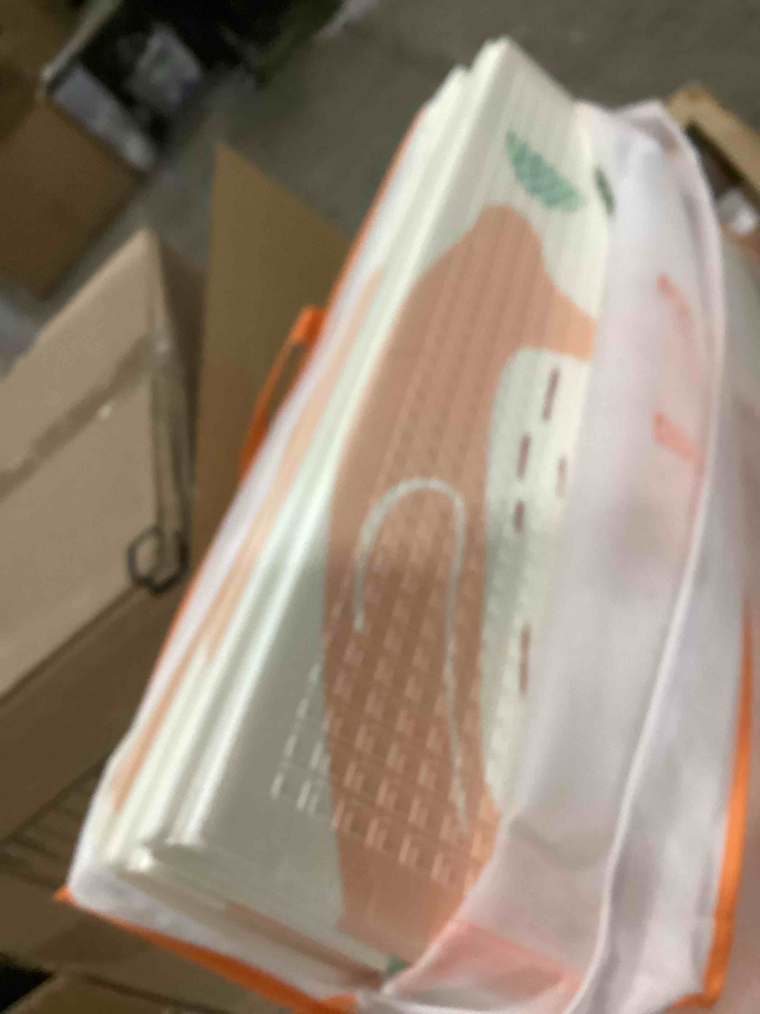 https://s3.amazonaws.com/lotting-images-prod/bidfta/BLU6862163_1730466808726.jpeg