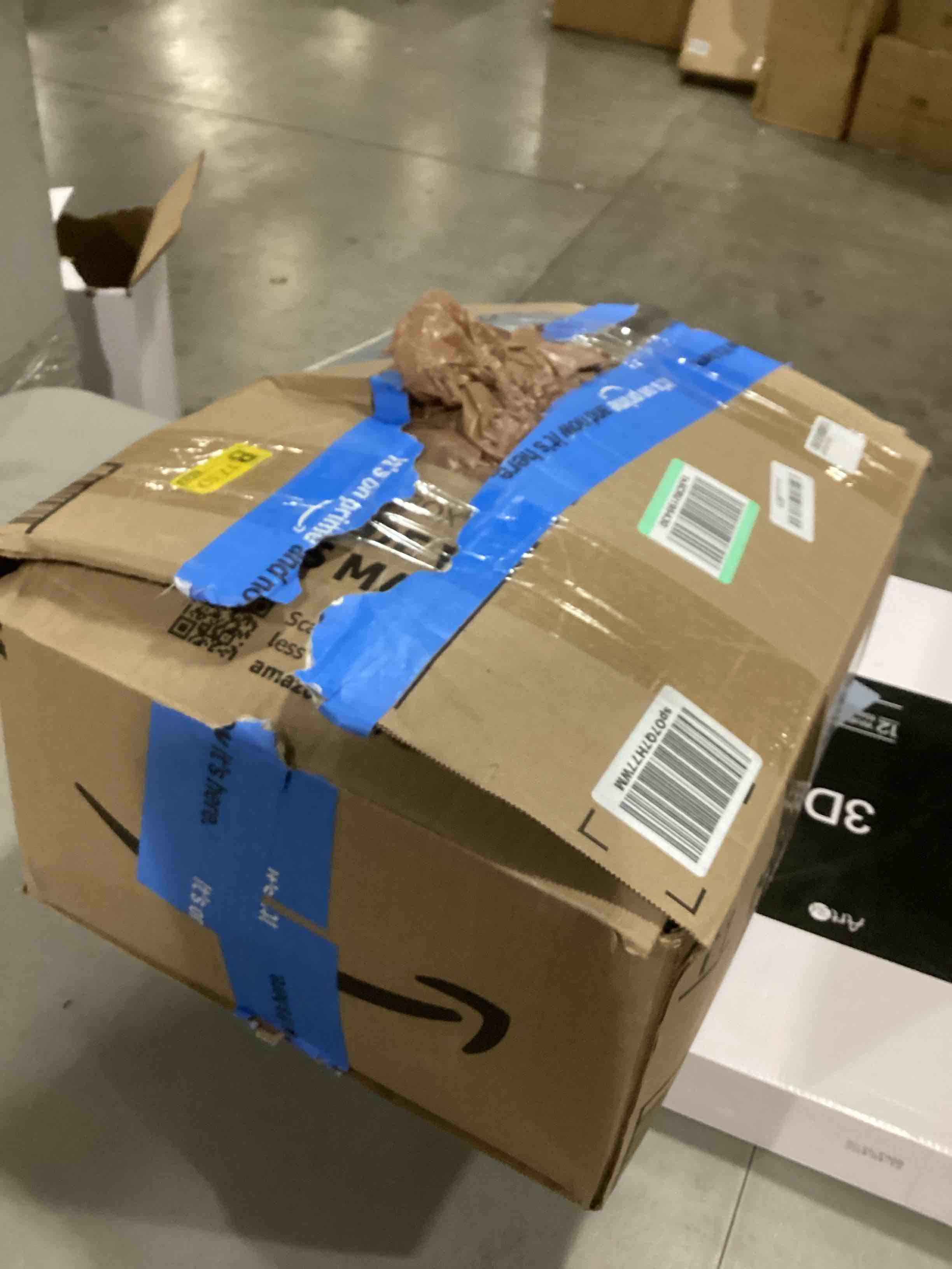 https://s3.amazonaws.com/lotting-images-prod/bidfta/BLU6862167_1730467285033.jpeg