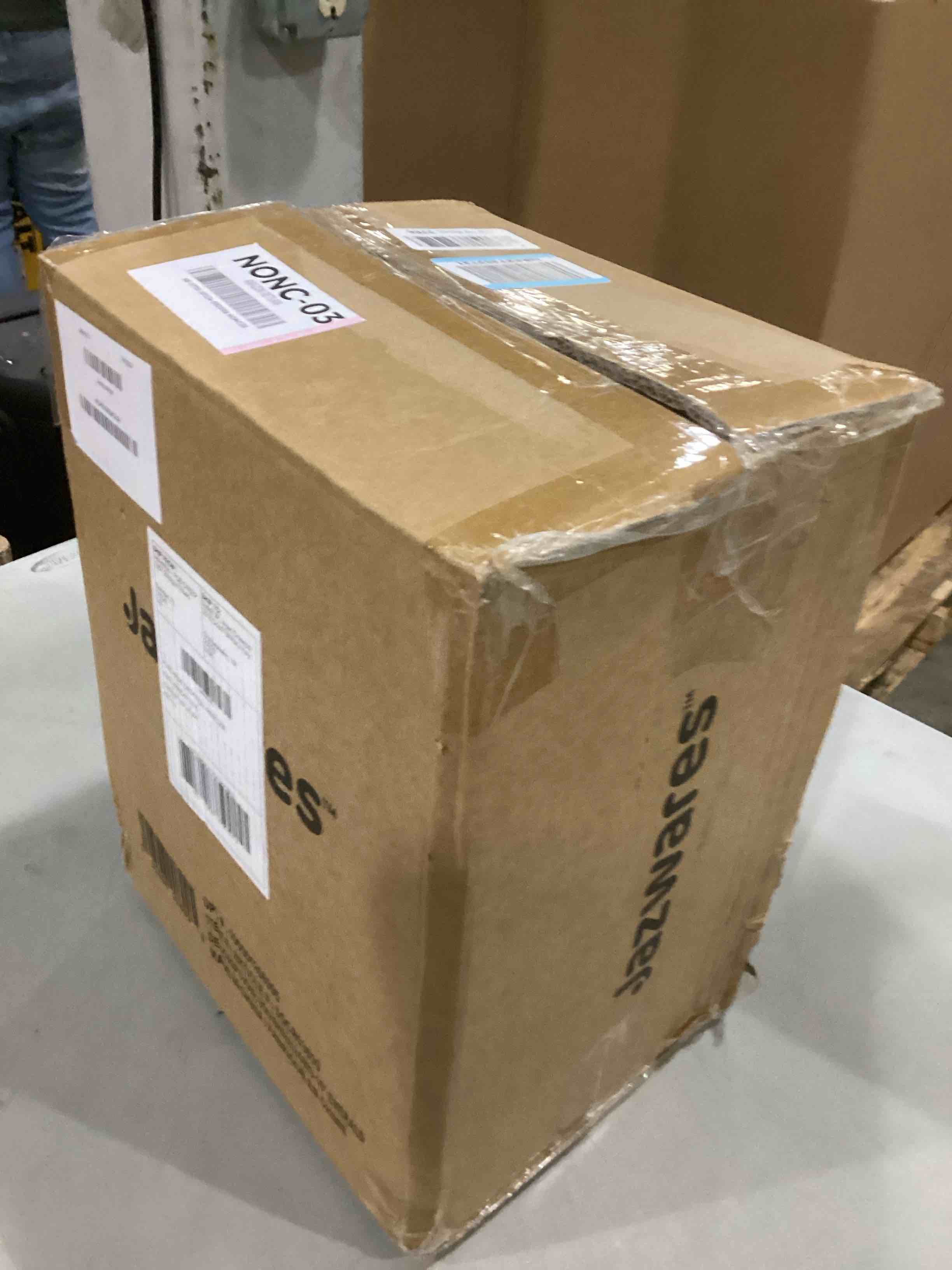 https://s3.amazonaws.com/lotting-images-prod/bidfta/BLU6862243_1730487109560.jpeg