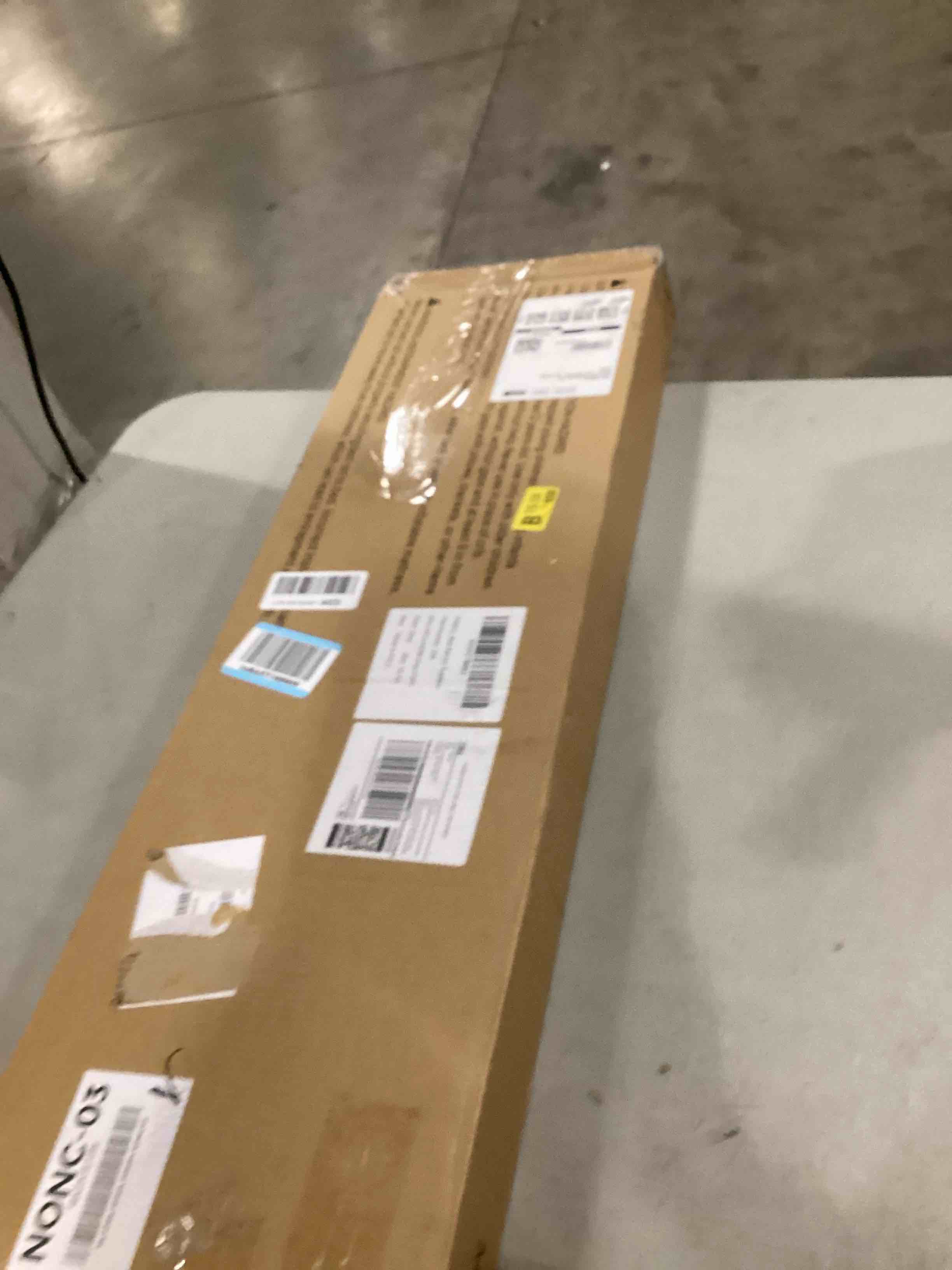 https://s3.amazonaws.com/lotting-images-prod/bidfta/BLU6862294_1730560891862.jpeg