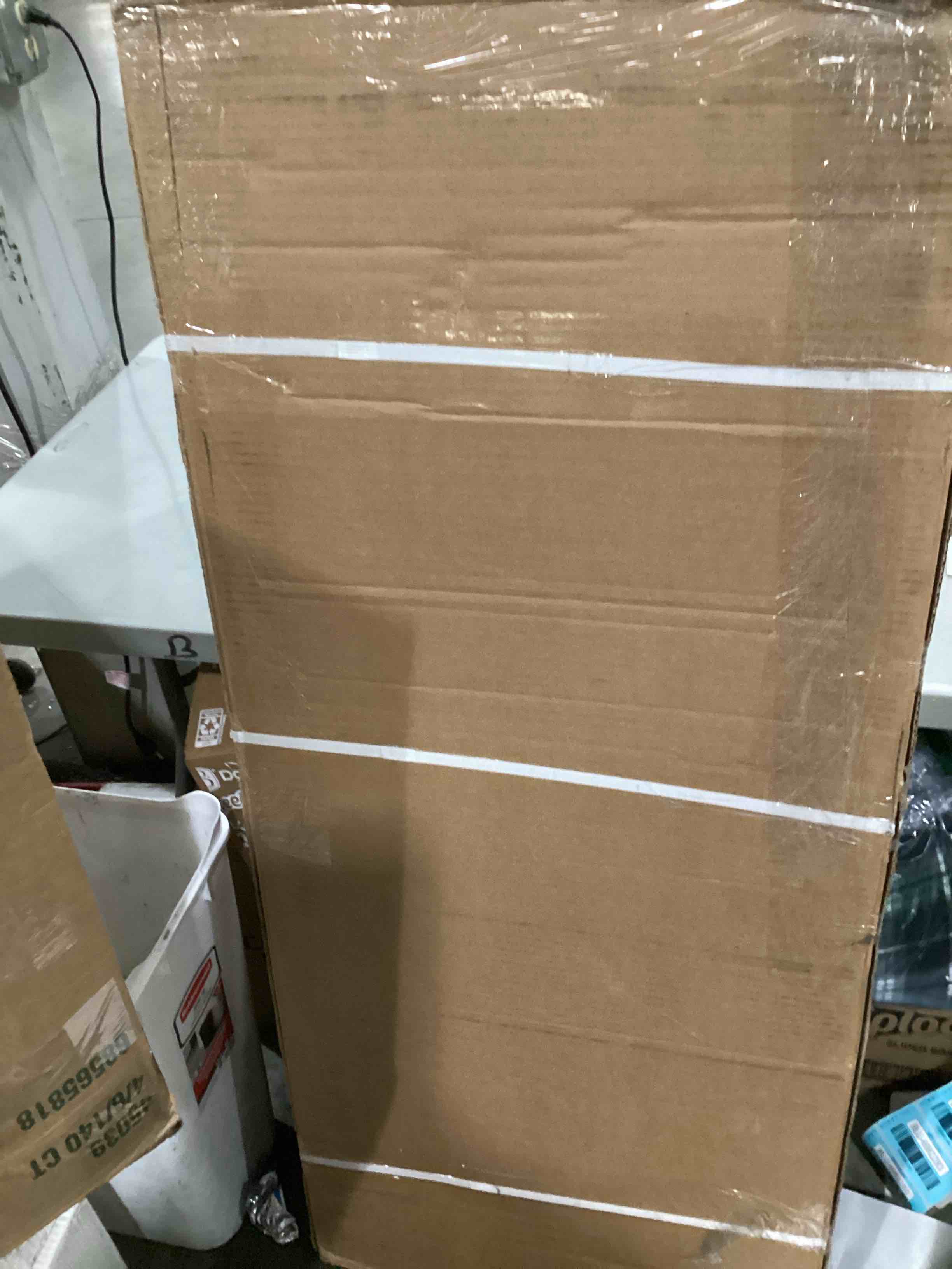 https://s3.amazonaws.com/lotting-images-prod/bidfta/BLU6862297_1730560301940.jpeg