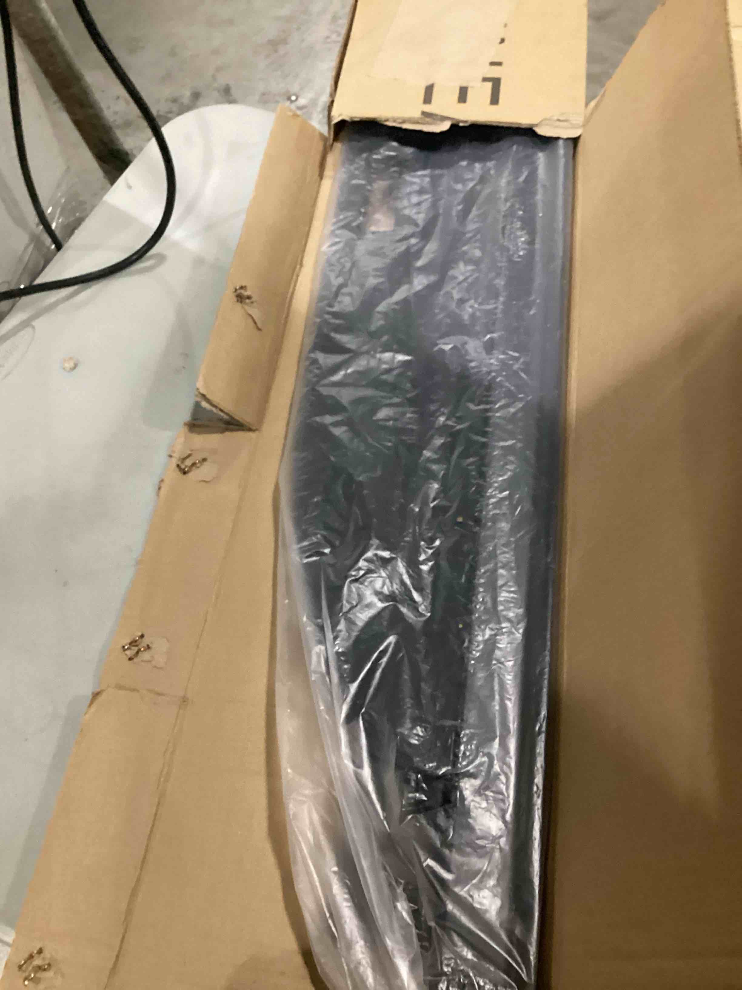 https://s3.amazonaws.com/lotting-images-prod/bidfta/BLU6862320_1730572470771.jpeg