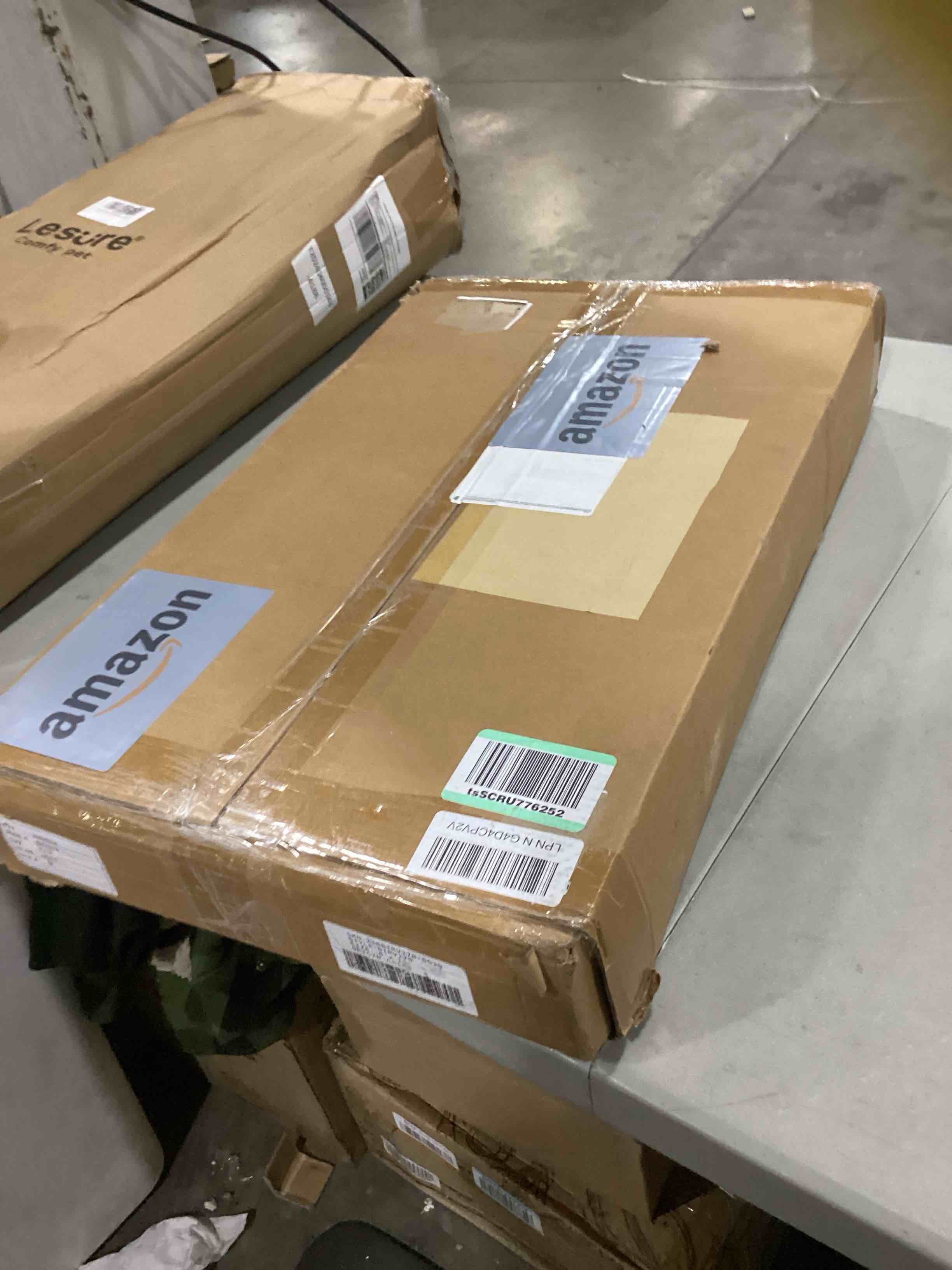 https://s3.amazonaws.com/lotting-images-prod/bidfta/BLU6862499_1730745314321.jpeg