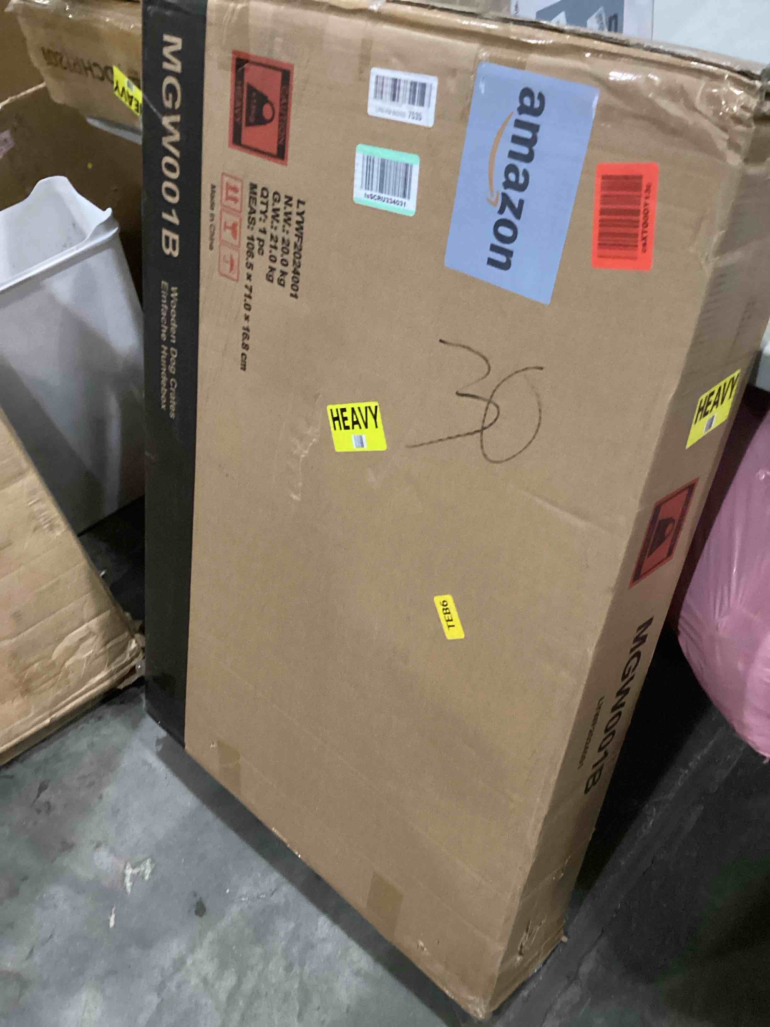 https://s3.amazonaws.com/lotting-images-prod/bidfta/BLU6862546_1730808624891.jpeg
