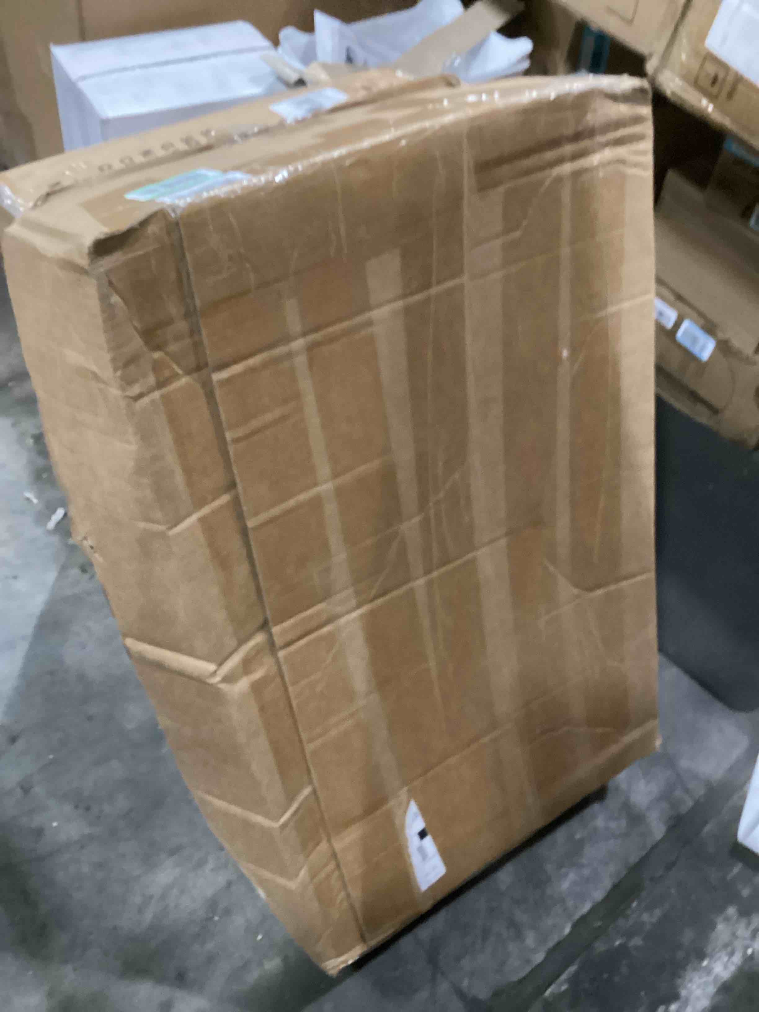 https://s3.amazonaws.com/lotting-images-prod/bidfta/BLU6862570_1730811796794.jpeg