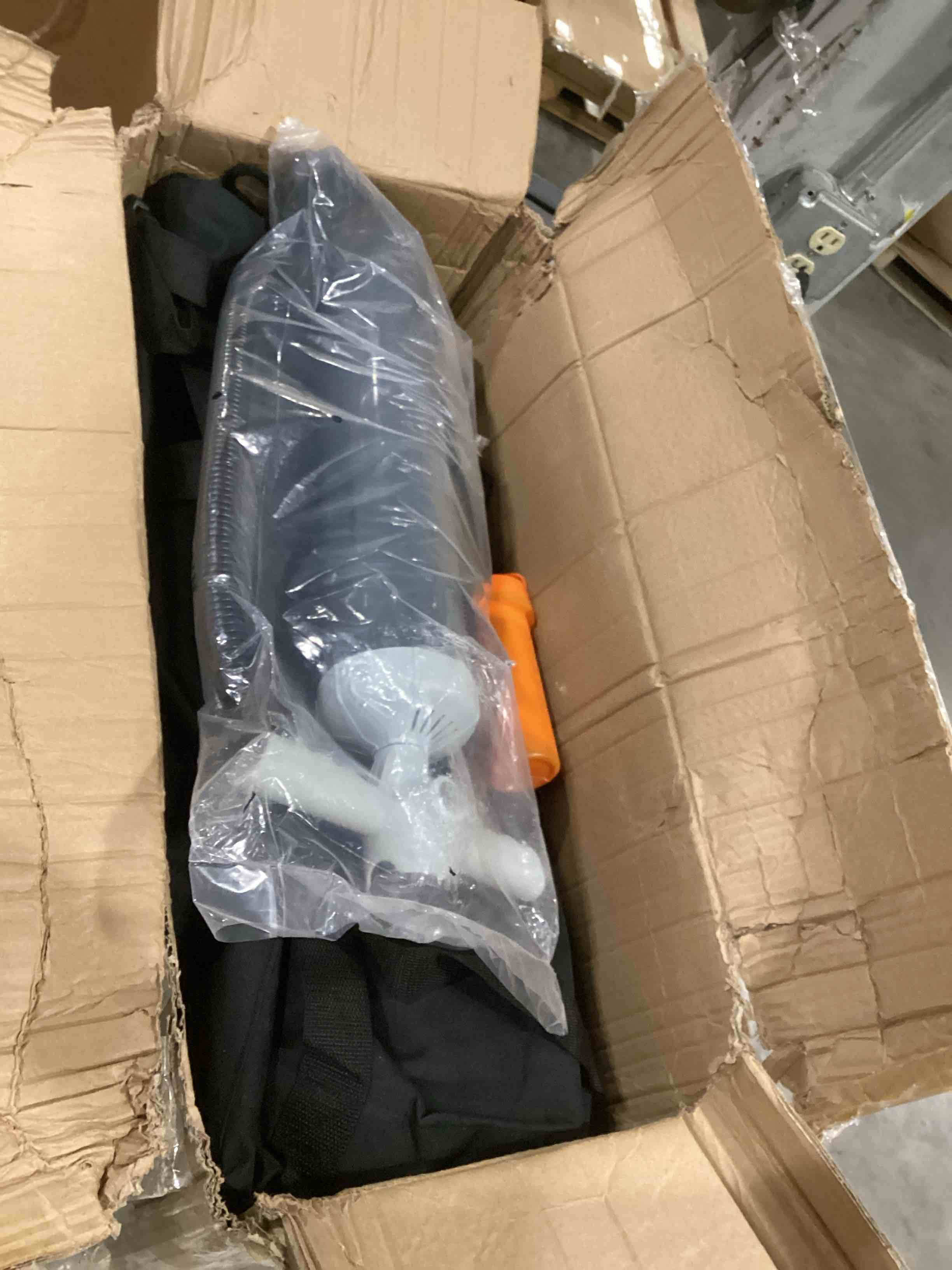 https://s3.amazonaws.com/lotting-images-prod/bidfta/BLU6862573_1730812215118.jpeg