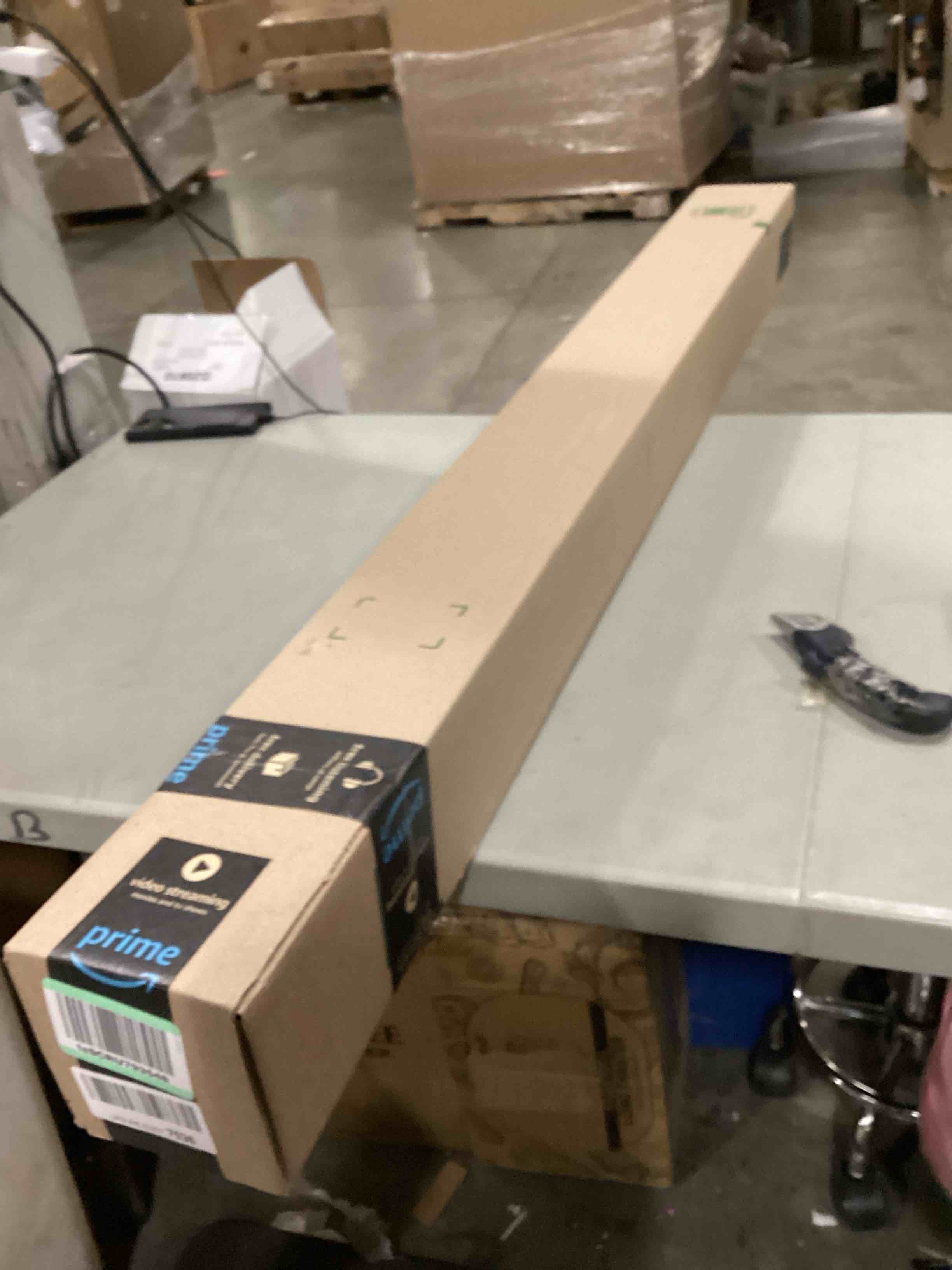 https://s3.amazonaws.com/lotting-images-prod/bidfta/BLU6862636_1730830754625.jpeg