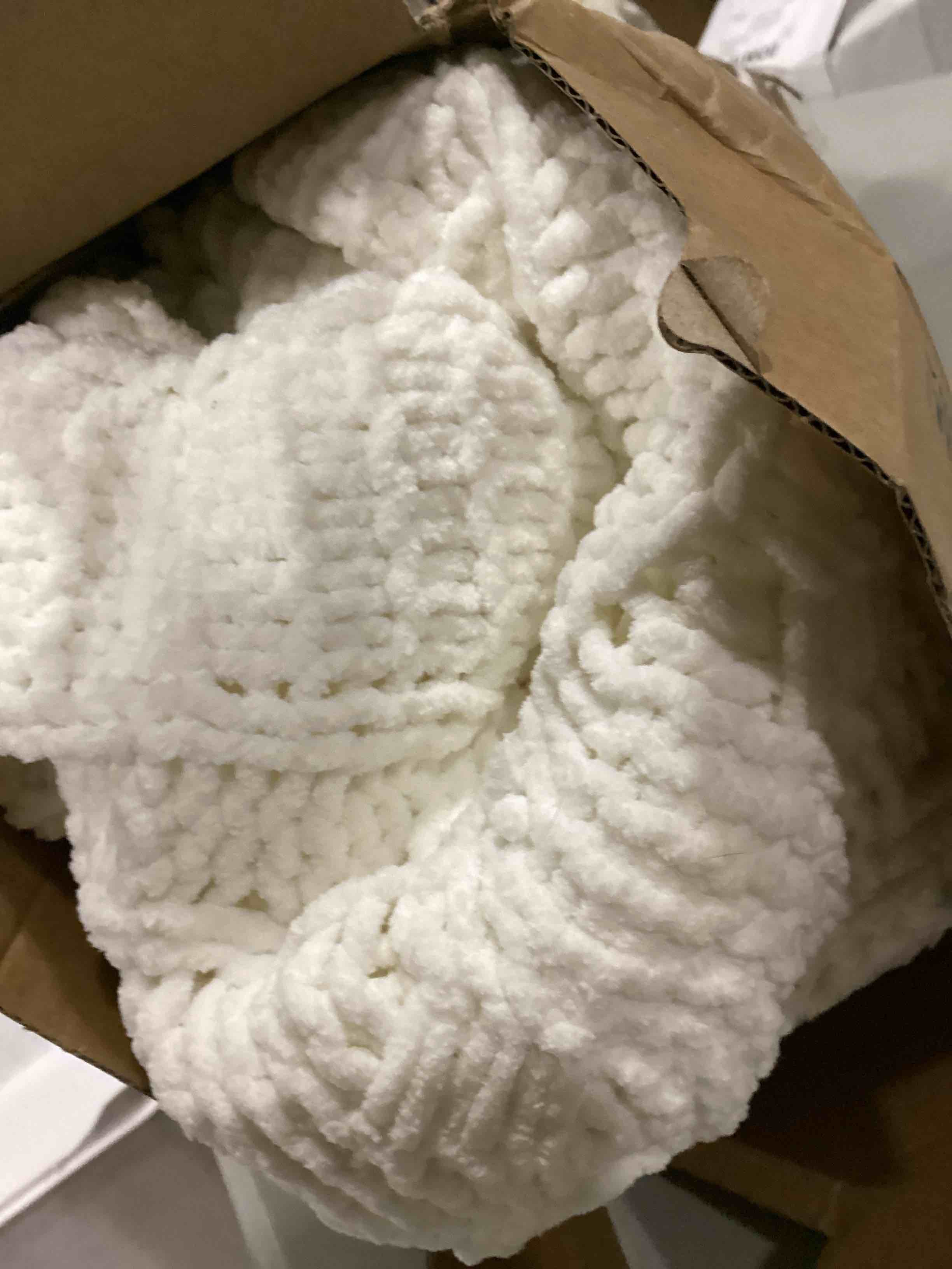 https://s3.amazonaws.com/lotting-images-prod/bidfta/BLU6862668_1730836924285.jpeg