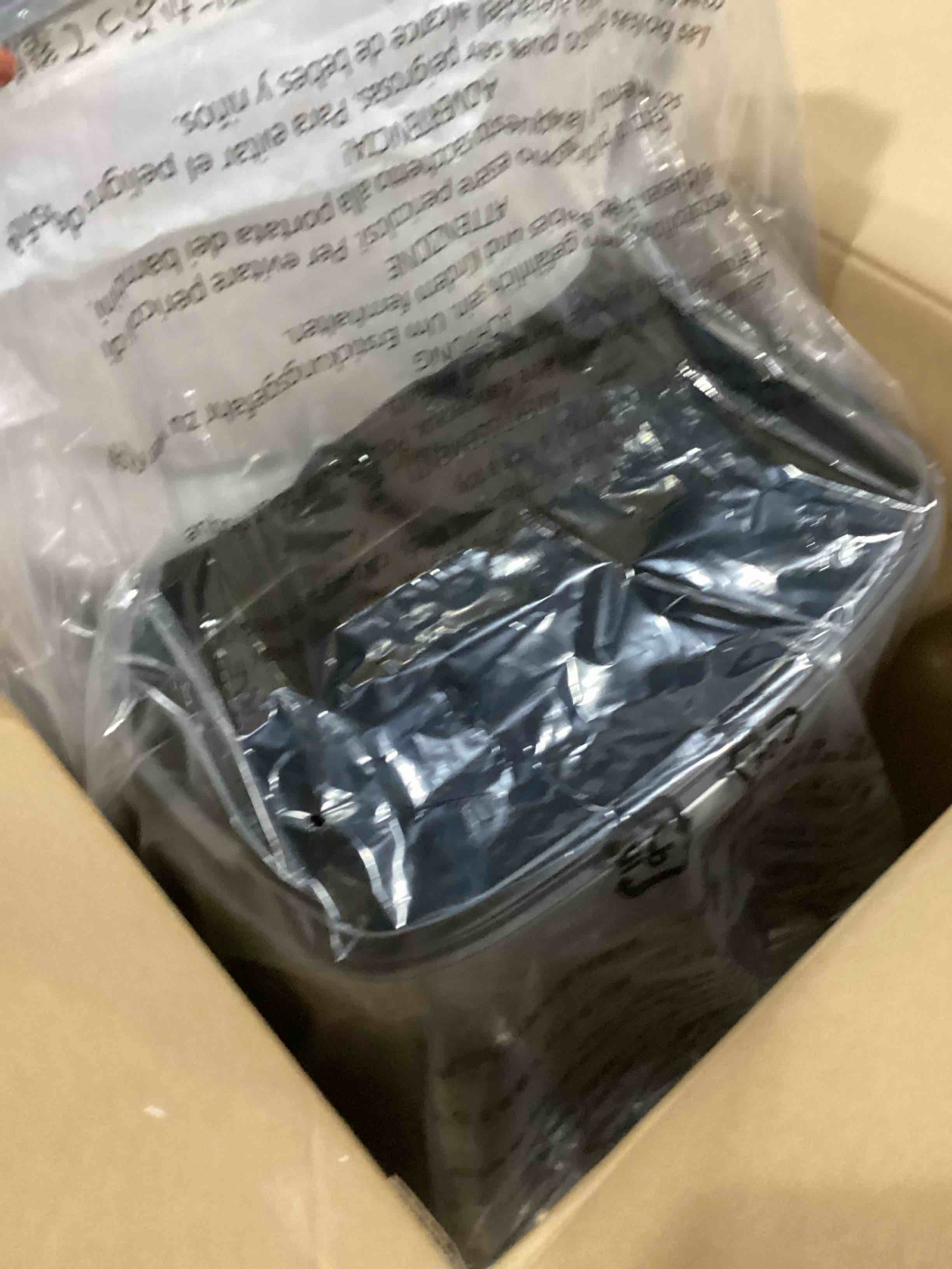 https://s3.amazonaws.com/lotting-images-prod/bidfta/BLU6862802_1730911453857.jpeg