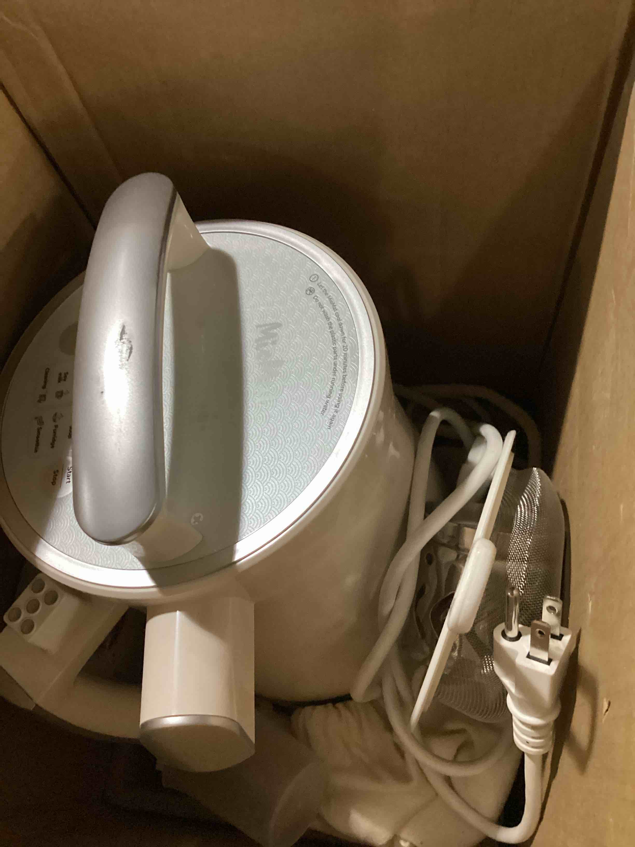 https://s3.amazonaws.com/lotting-images-prod/bidfta/BLU6863134_1730811977298.jpeg