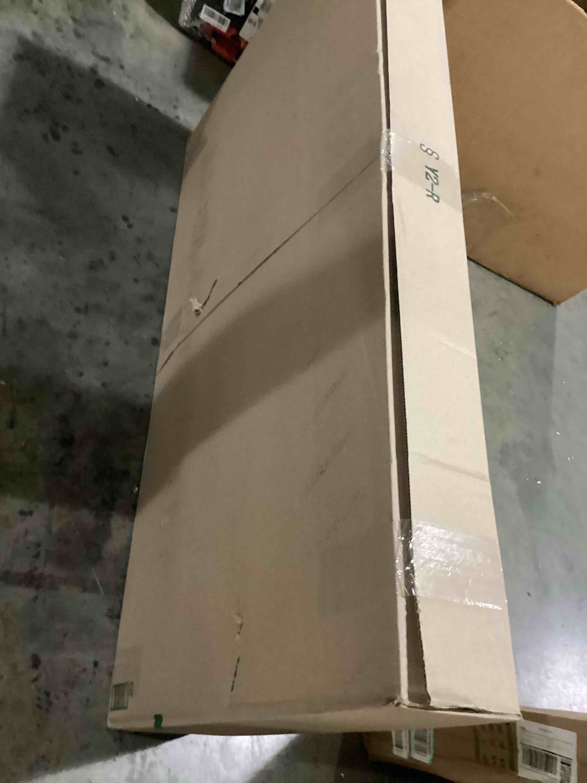 https://s3.amazonaws.com/lotting-images-prod/bidfta/BLU6863237_1730830956960.jpeg