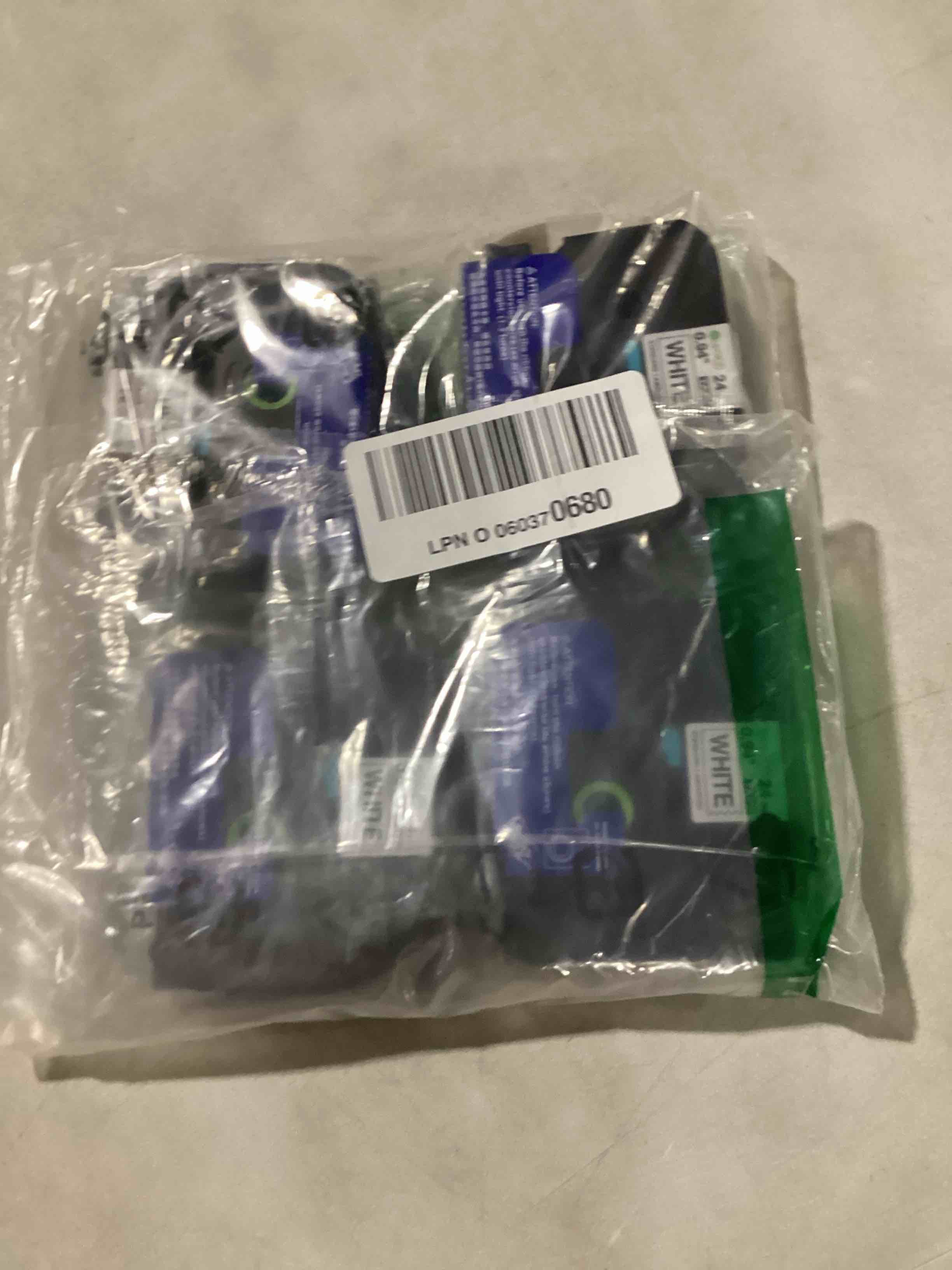 https://s3.amazonaws.com/lotting-images-prod/bidfta/BLU6863271_1730837073354.jpeg